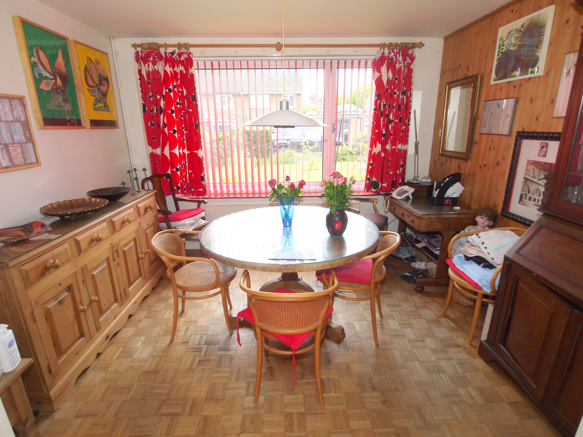4 bedroom semi-detached house Sold in Sevenoaks - Photograph 3