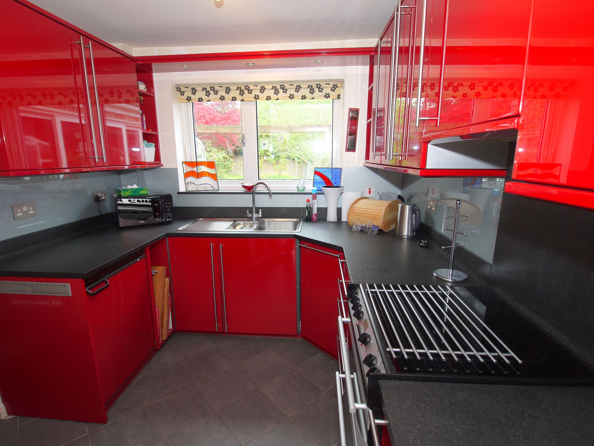 4 bedroom semi-detached house Sold in Sevenoaks - Photograph 2