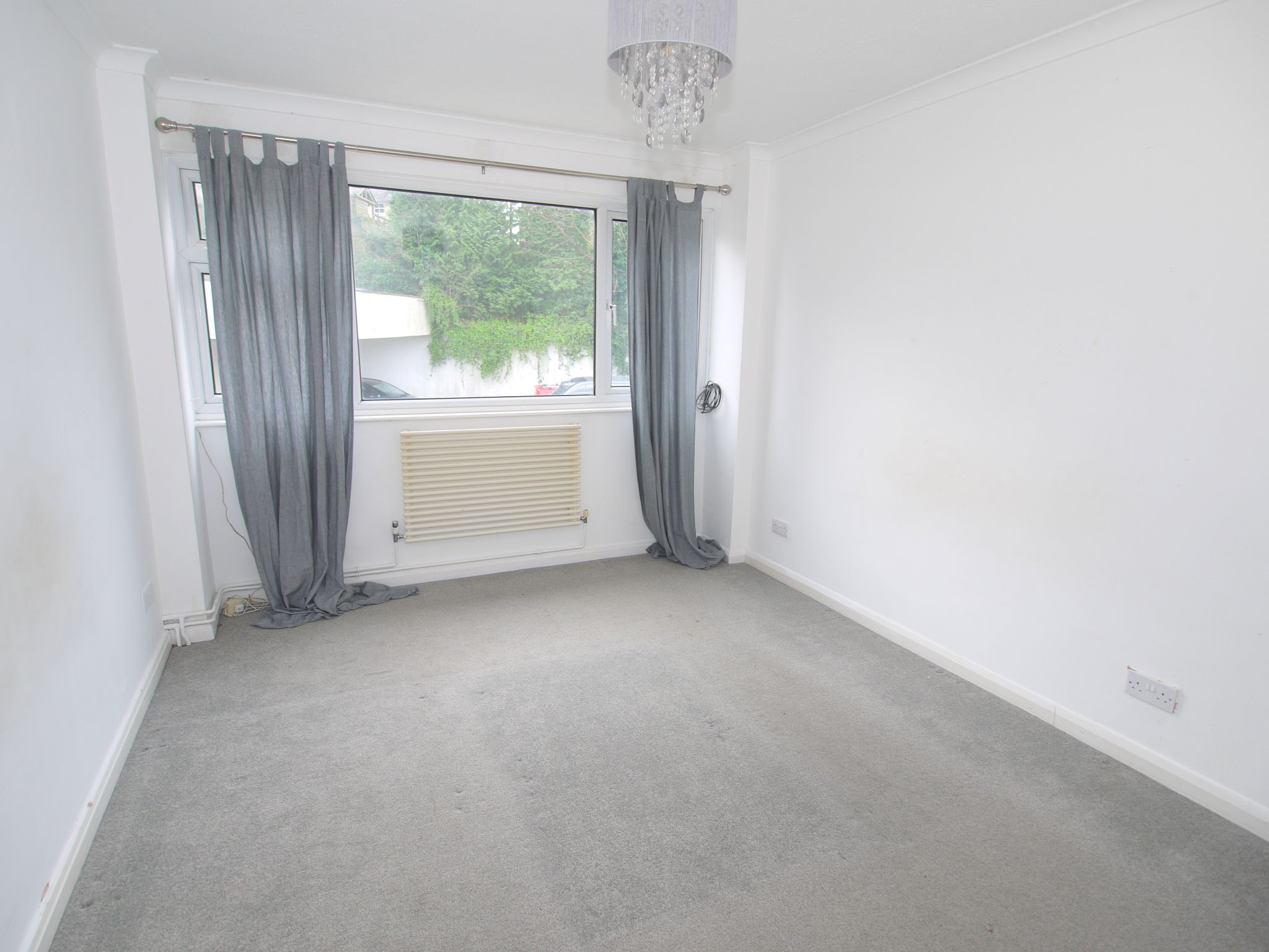 3 bedroom duplex Sold in Sevenoaks - Photograph 4