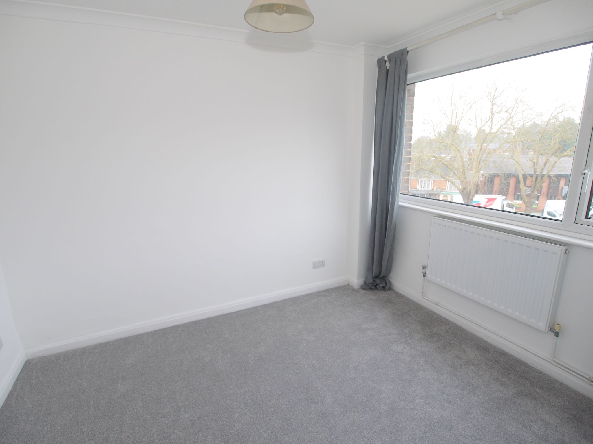 3 bedroom duplex Sold in Sevenoaks - Photograph 6