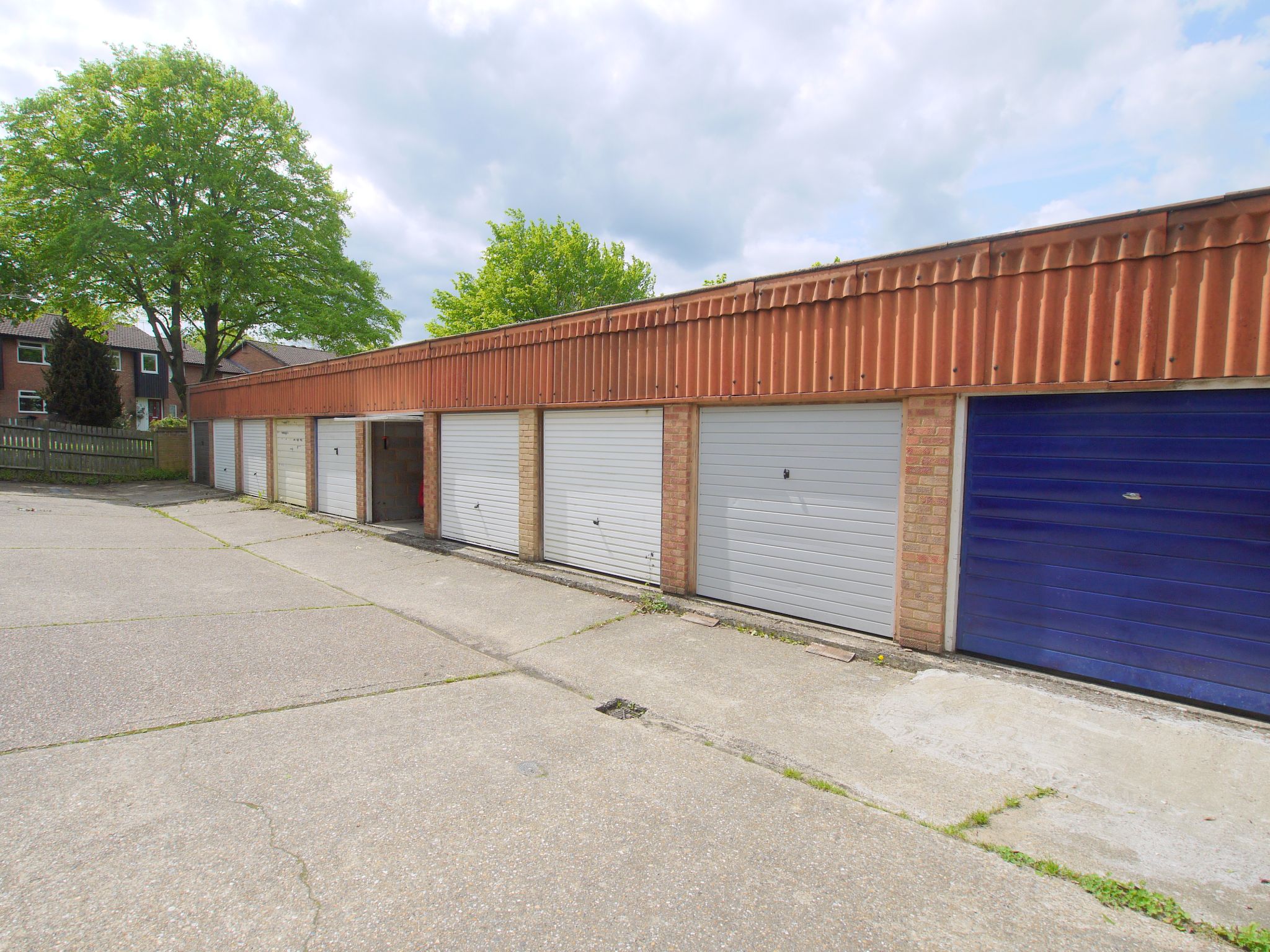 2 bedroom semi-detached house Sold in Sevenoaks - Photograph 11