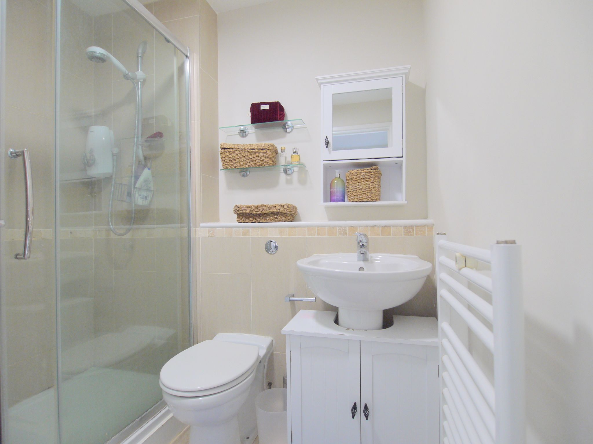 2 bedroom semi-detached house Sold in Sevenoaks - Photograph 8