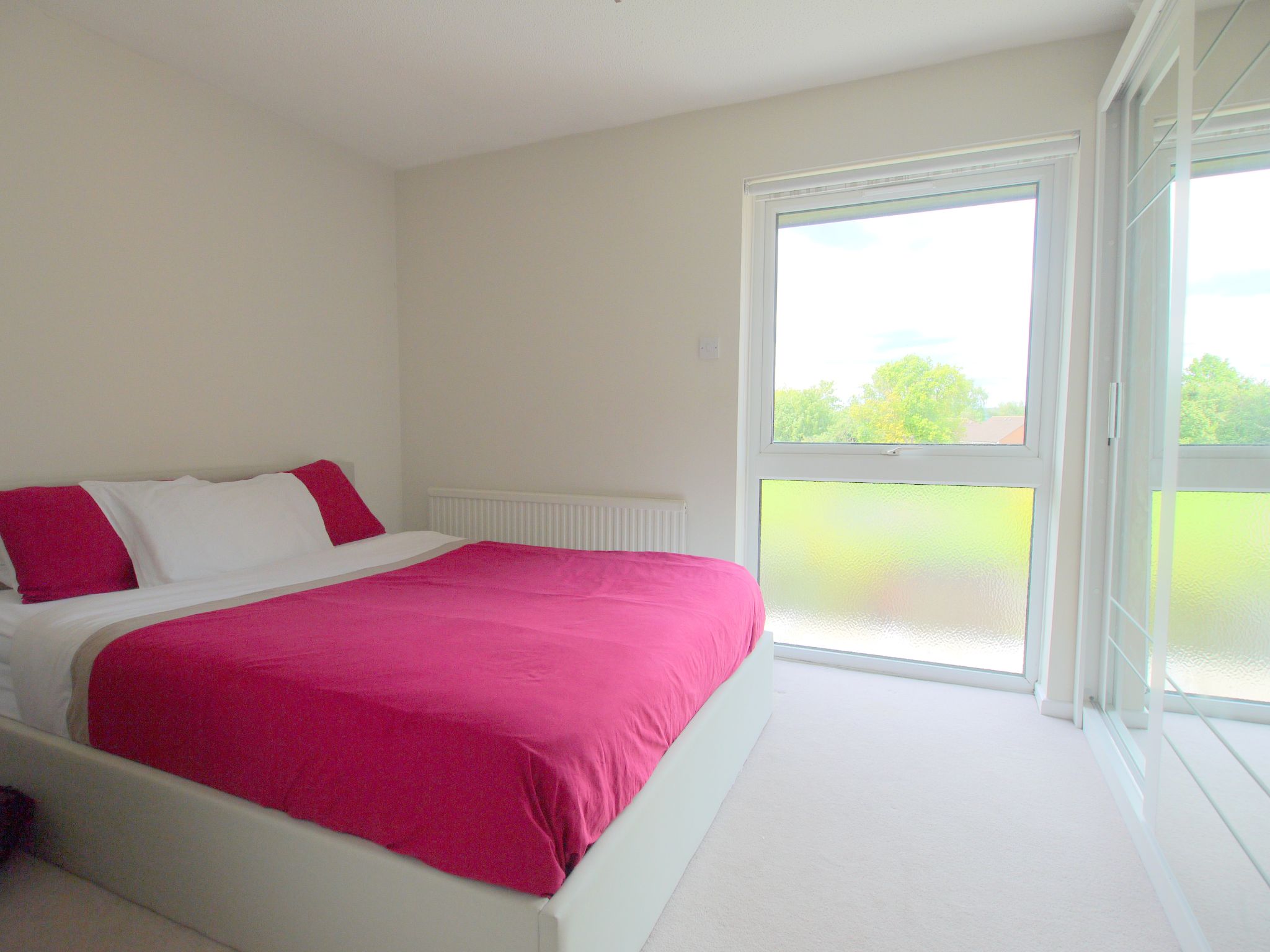 2 bedroom semi-detached house Sold in Sevenoaks - Photograph 7
