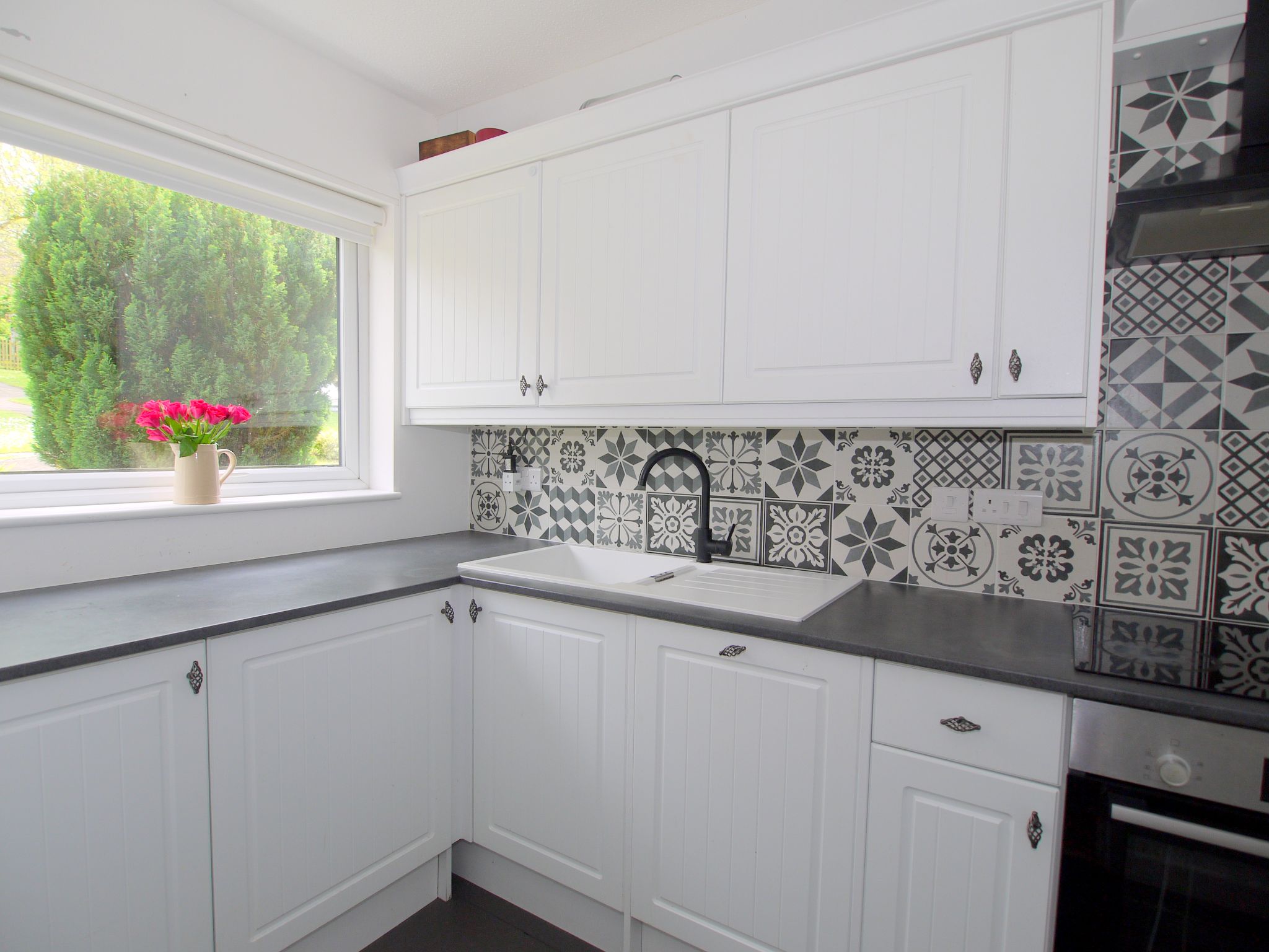 2 bedroom semi-detached house Sold in Sevenoaks - Photograph 3