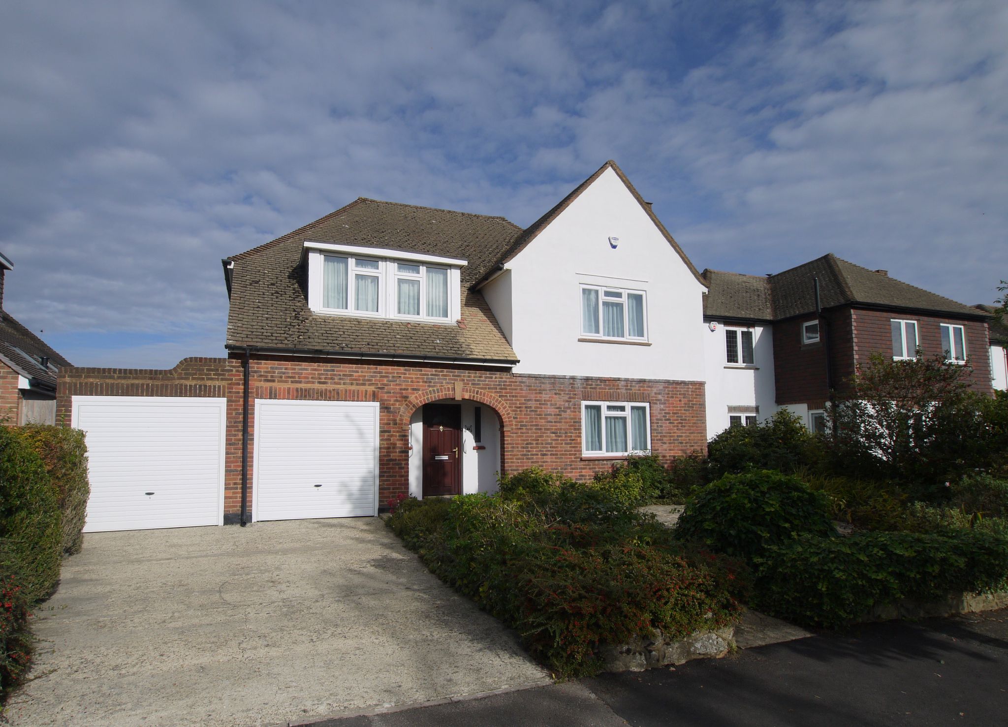 4 bedroom detached house Sold in Sevenoaks - Photograph 1