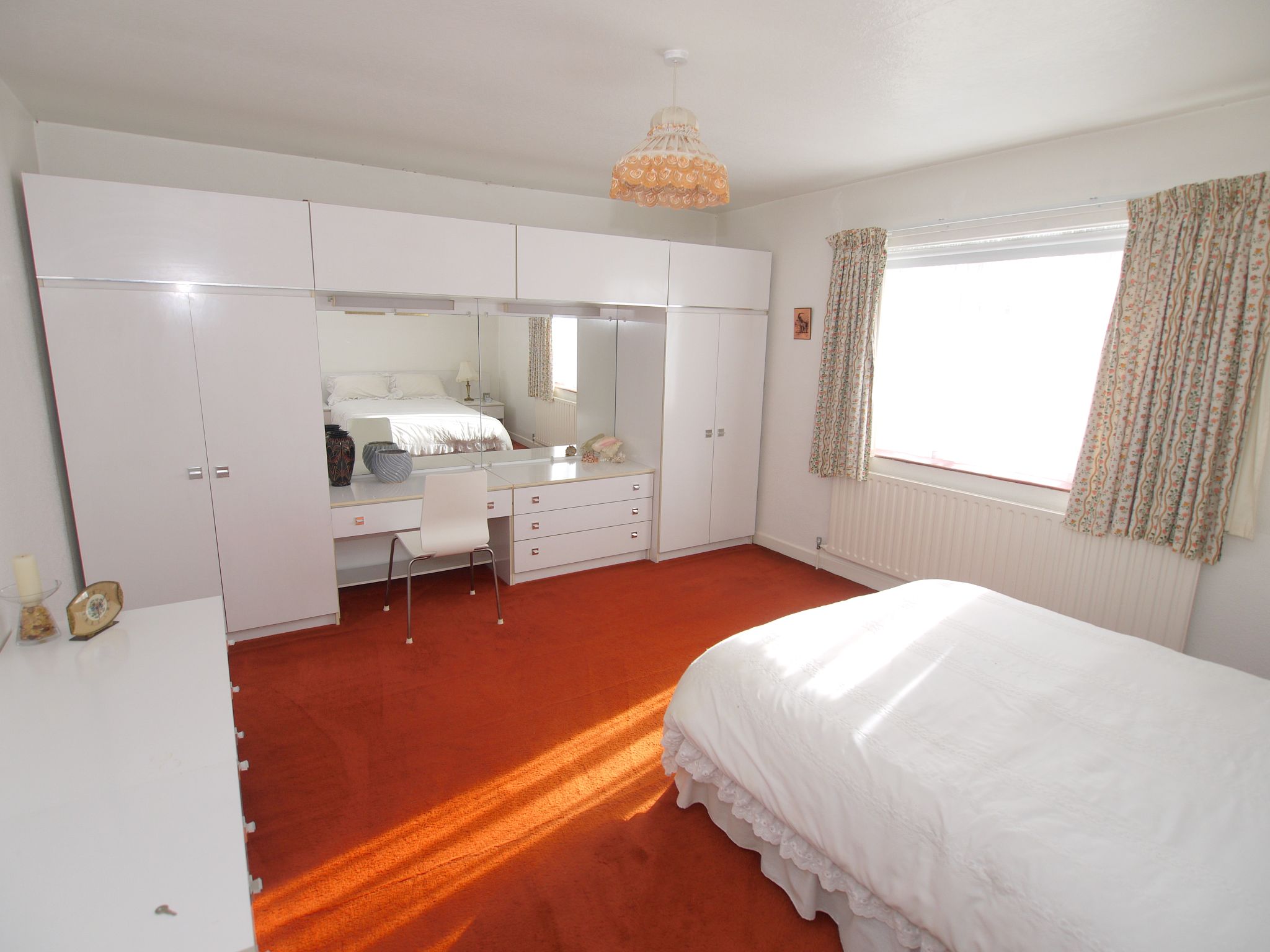 4 bedroom detached house Sold in Sevenoaks - Photograph 6