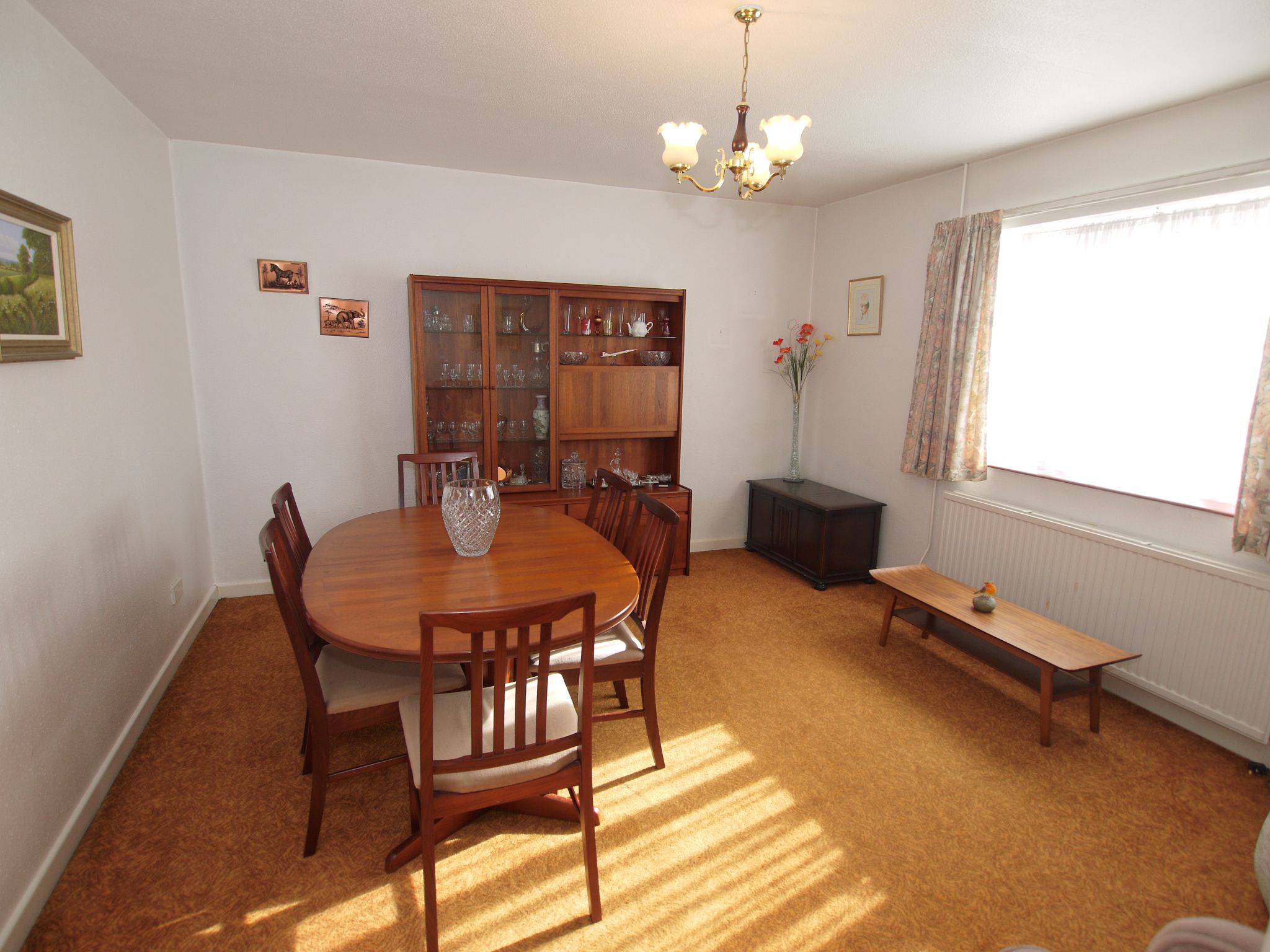 4 bedroom detached house Sold in Sevenoaks - Photograph 4