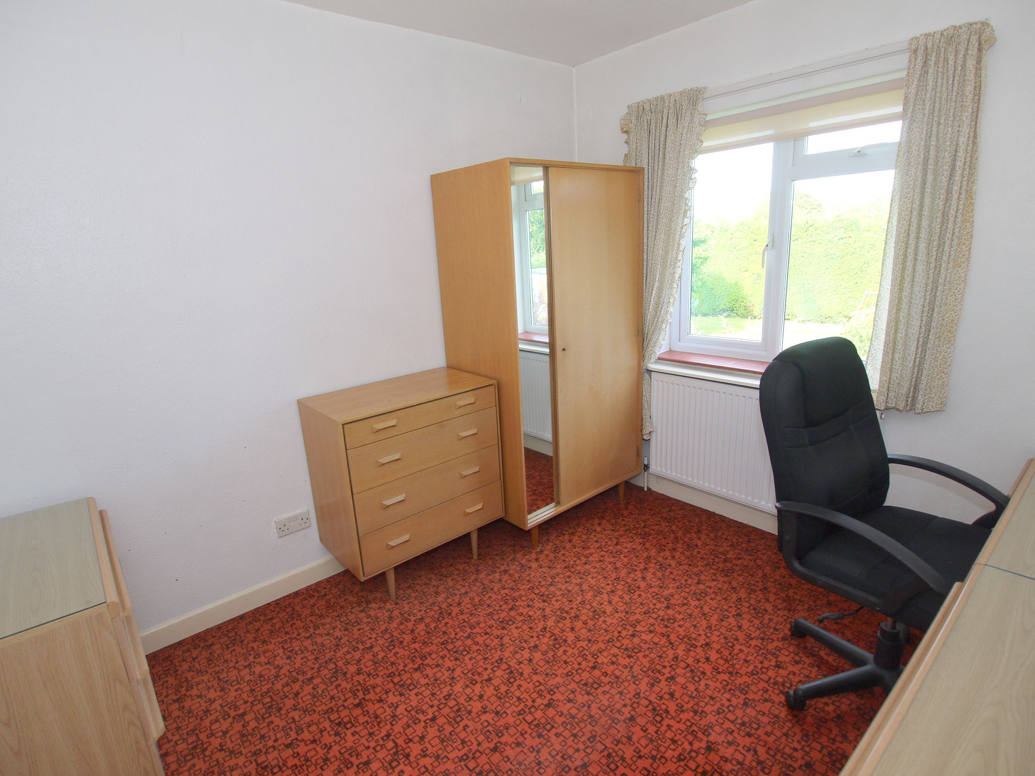 4 bedroom detached house Sold in Sevenoaks - Photograph 8