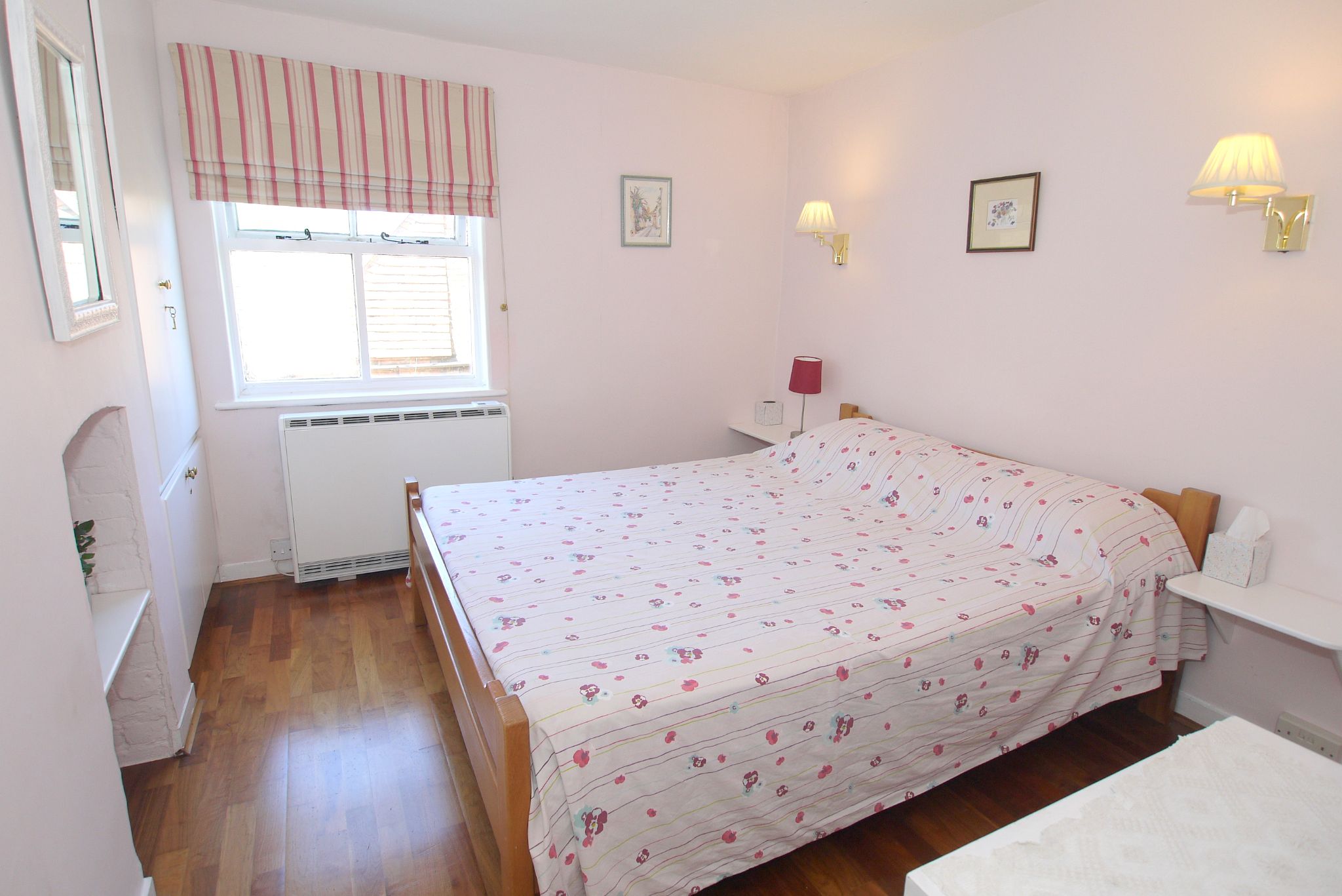 1 bedroom mid terraced house Sold in Sevenoaks - Photograph 8