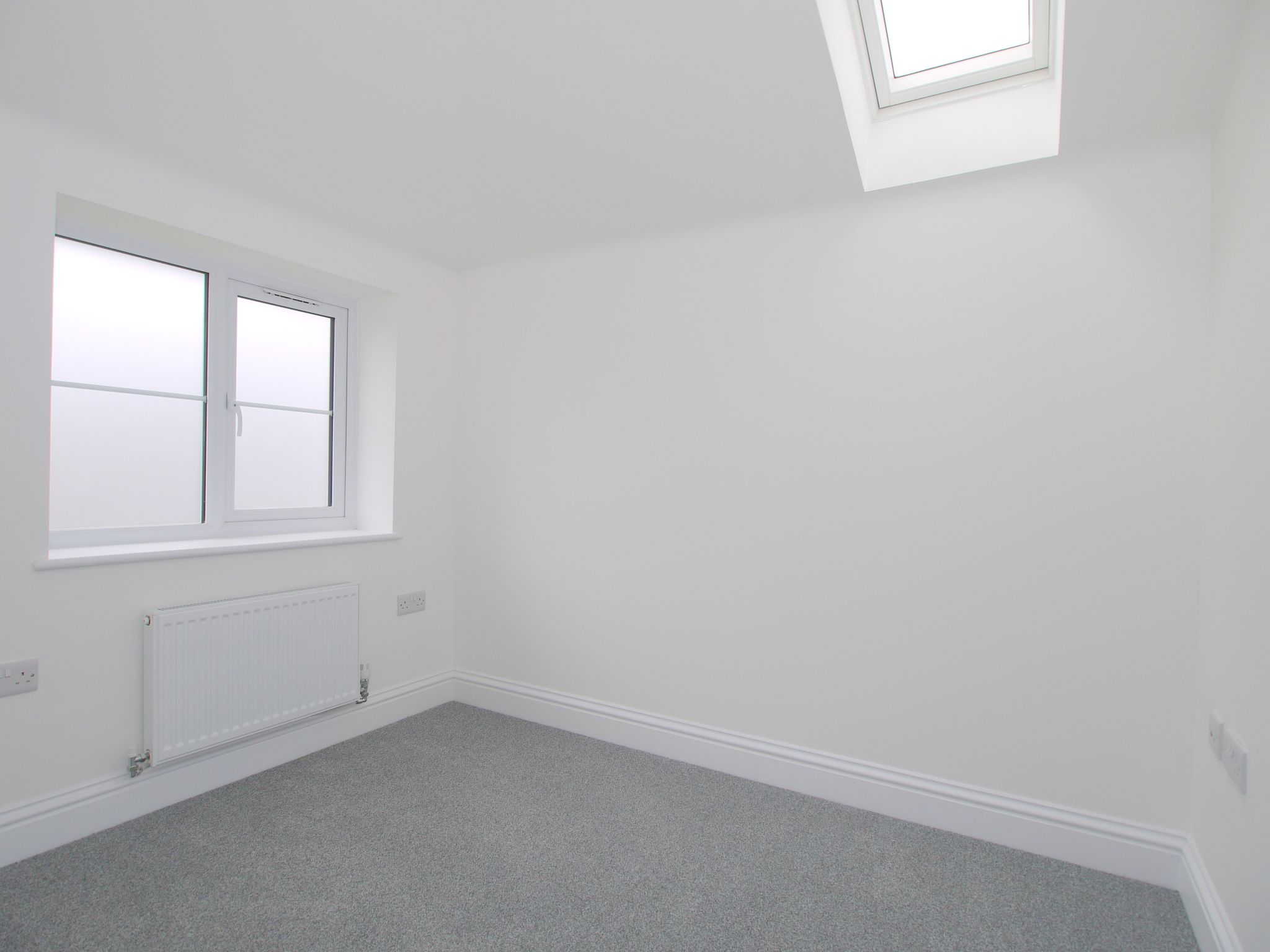 3 bedroom semi-detached house For Sale in Sevenoaks - Photograph 8