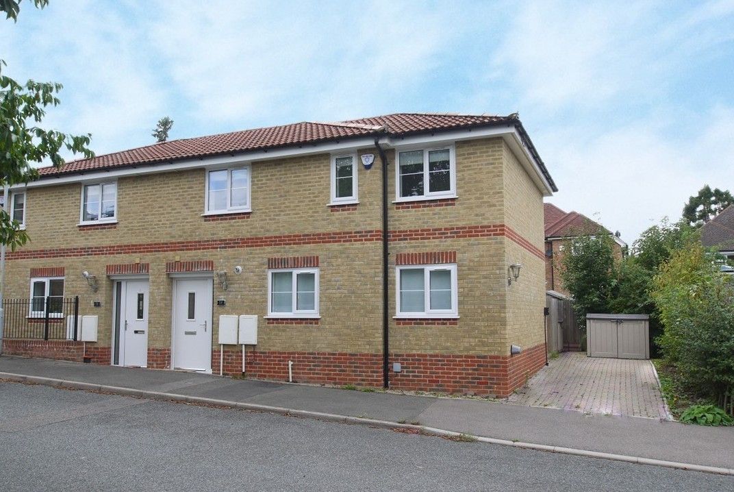 3 bedroom semi-detached house For Sale in Sevenoaks - Photograph 8