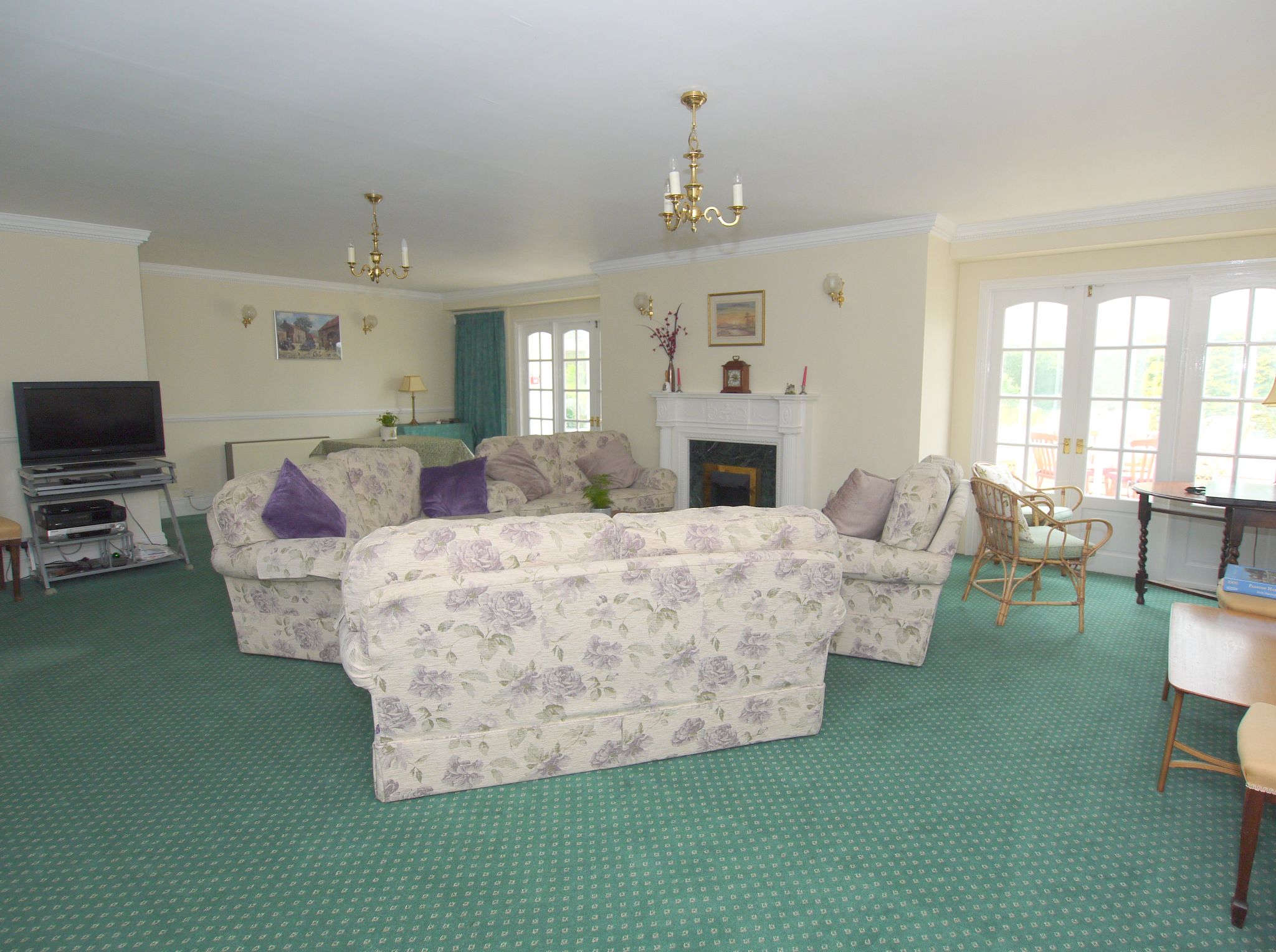 2 bedroom apartment Sold in Sevenoaks - Photograph 8