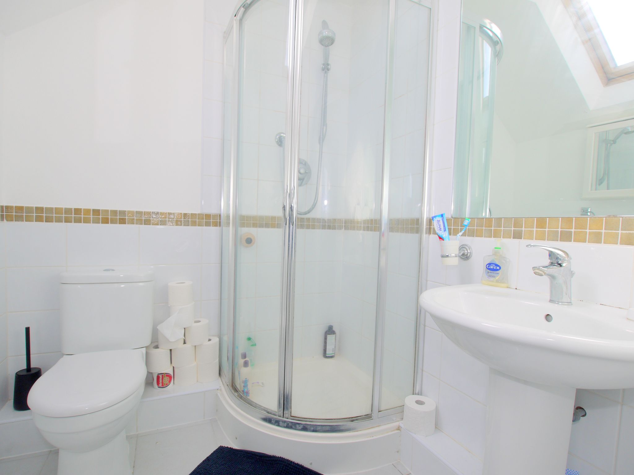 2 bedroom apartment Let in Sevenoaks - Photograph 6
