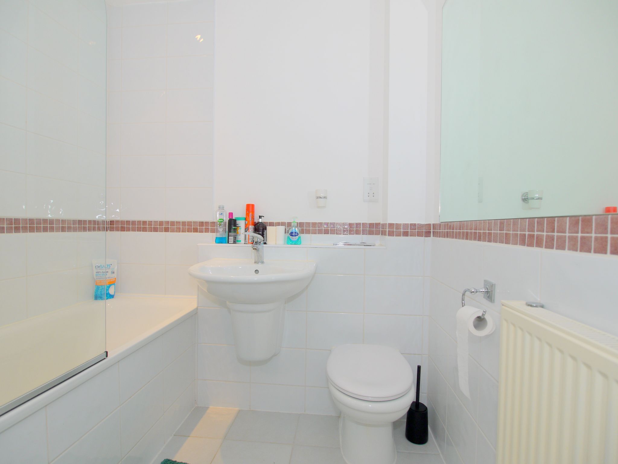 2 bedroom apartment Let in Sevenoaks - Photograph 9