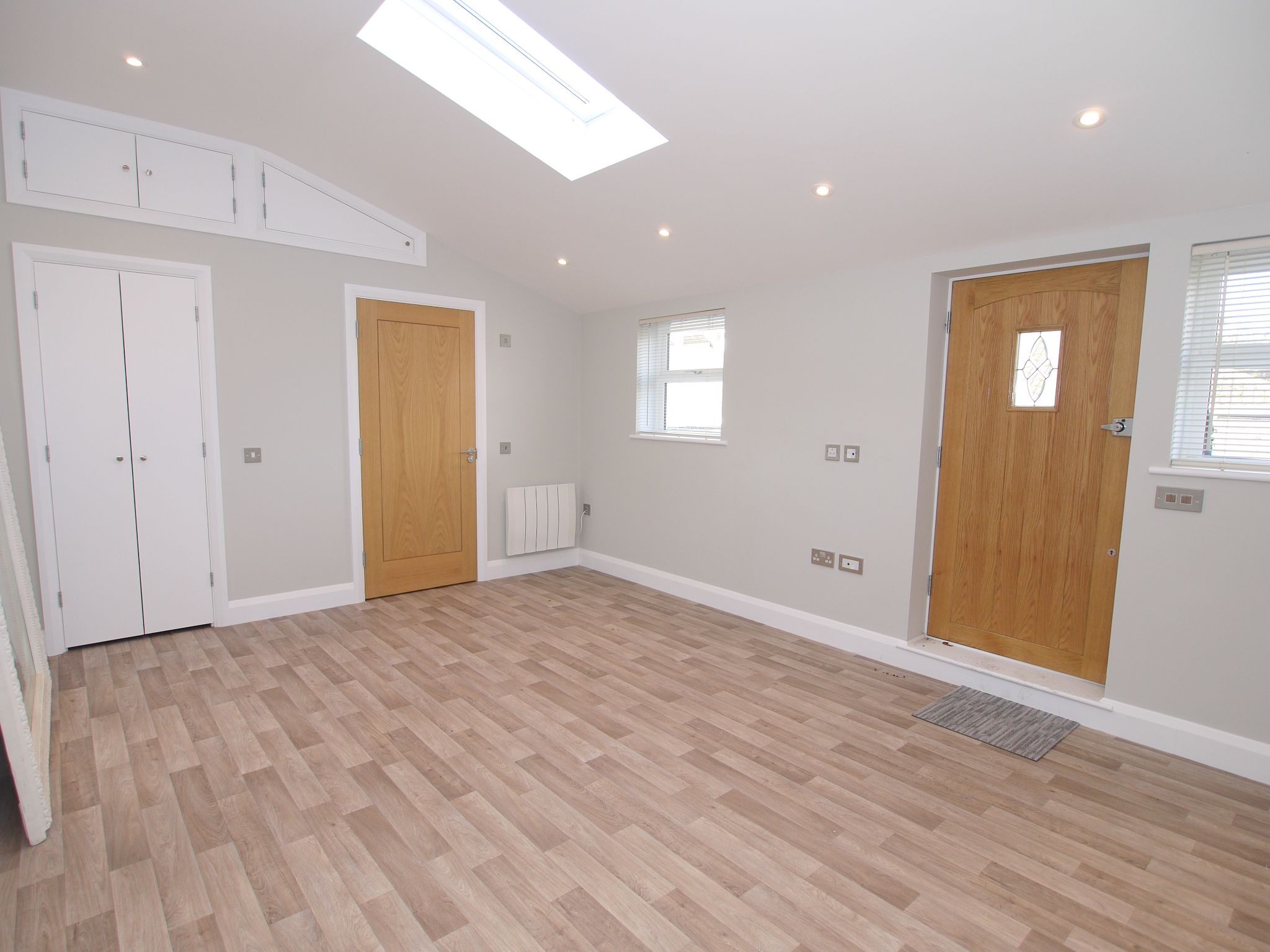 1 bedroom studio Sold in Sevenoaks - Photograph 4