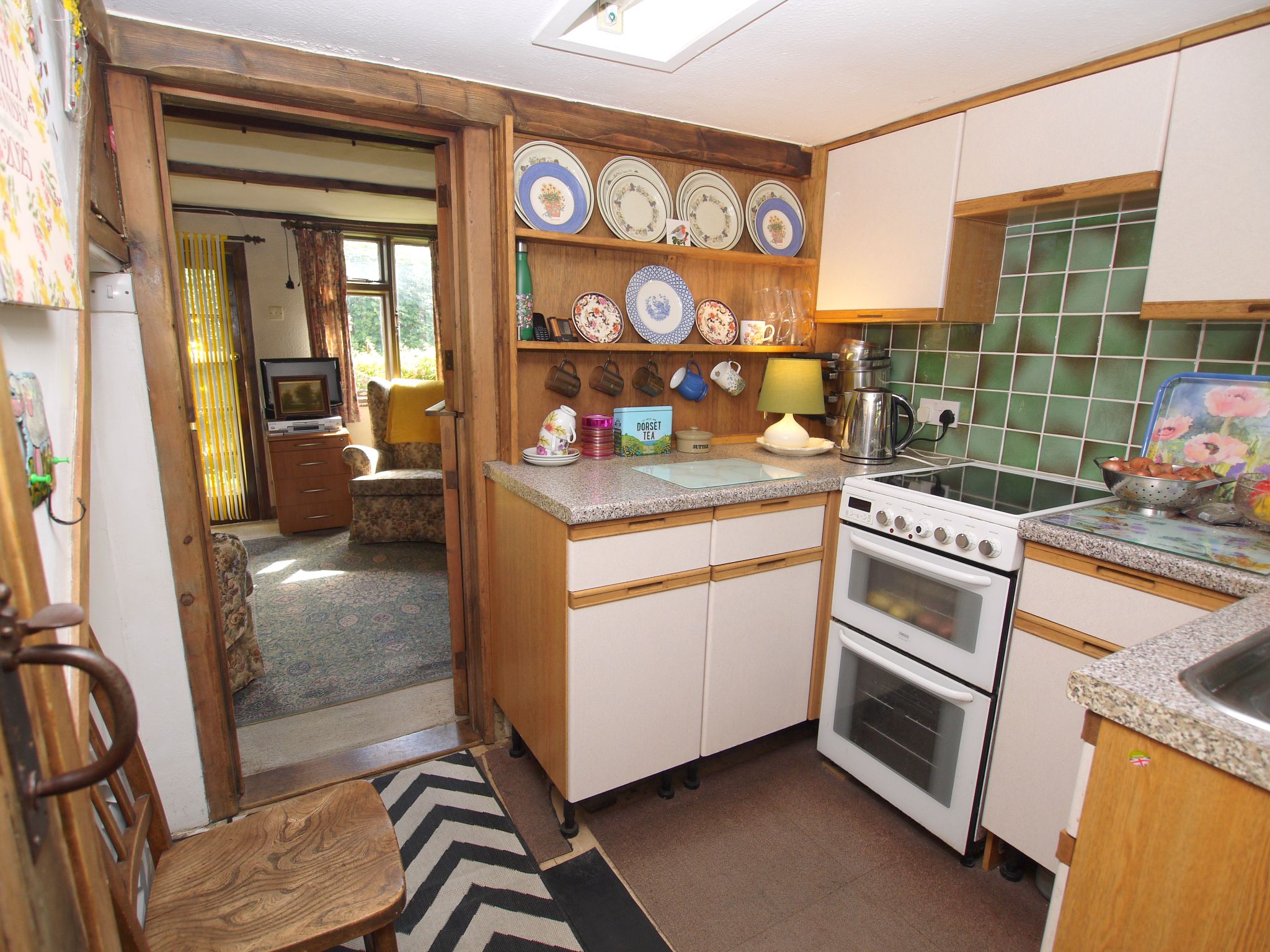 3 bedroom end terraced house For Sale in Stansted - Photograph 3