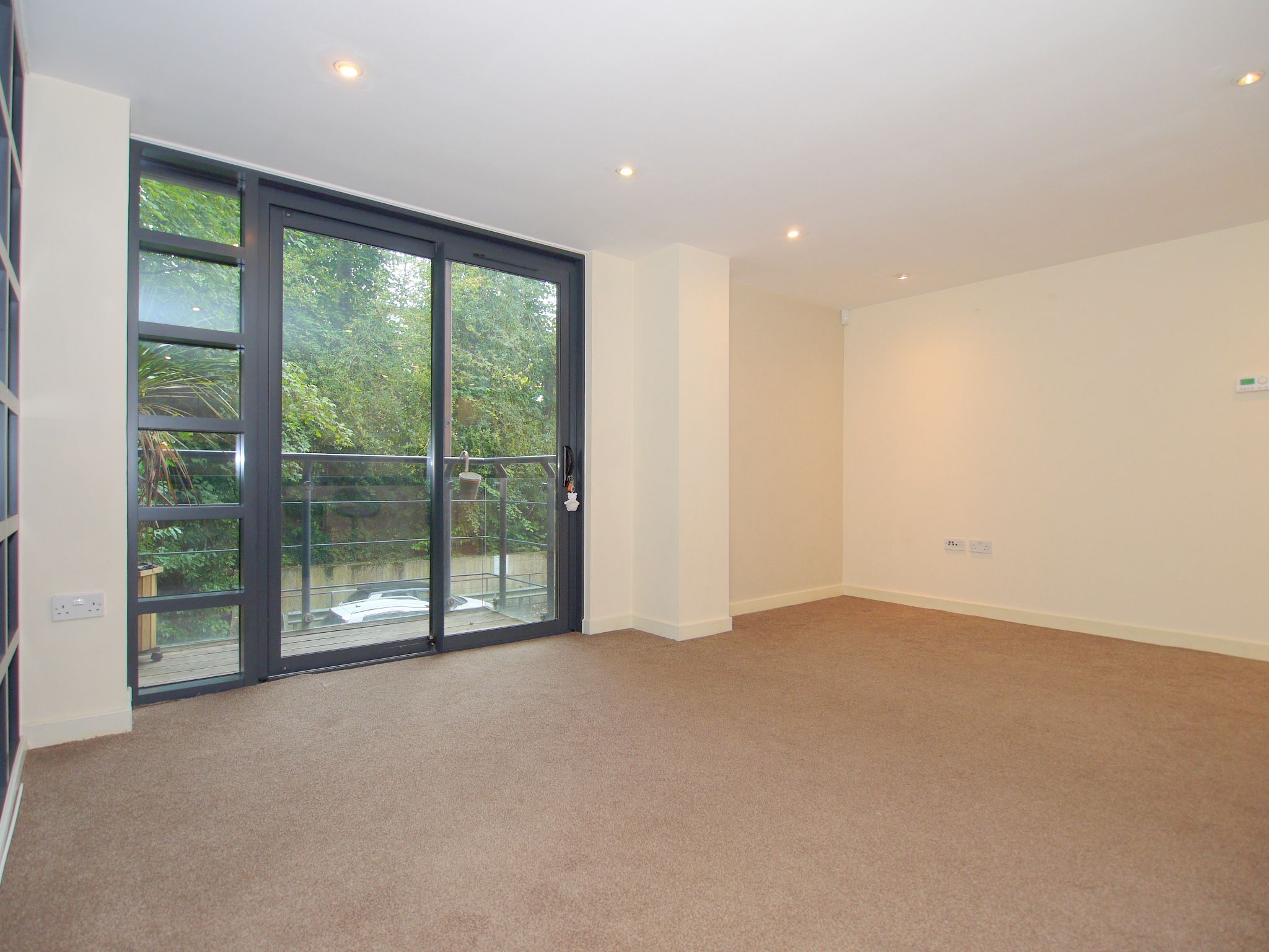 2 bedroom apartment SSTC in Sevenoaks - Photograph 3