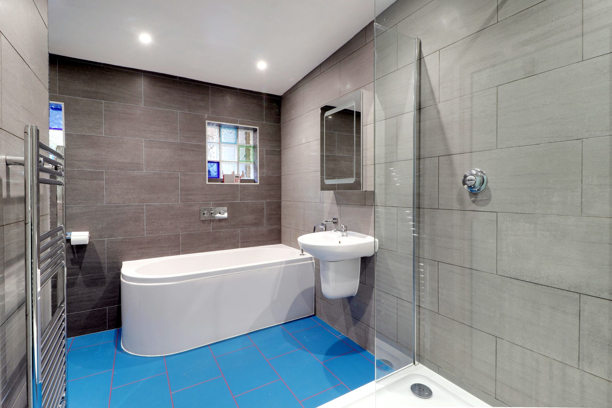 4 bedroom detached house Sold in Sevenoaks - Photograph 10
