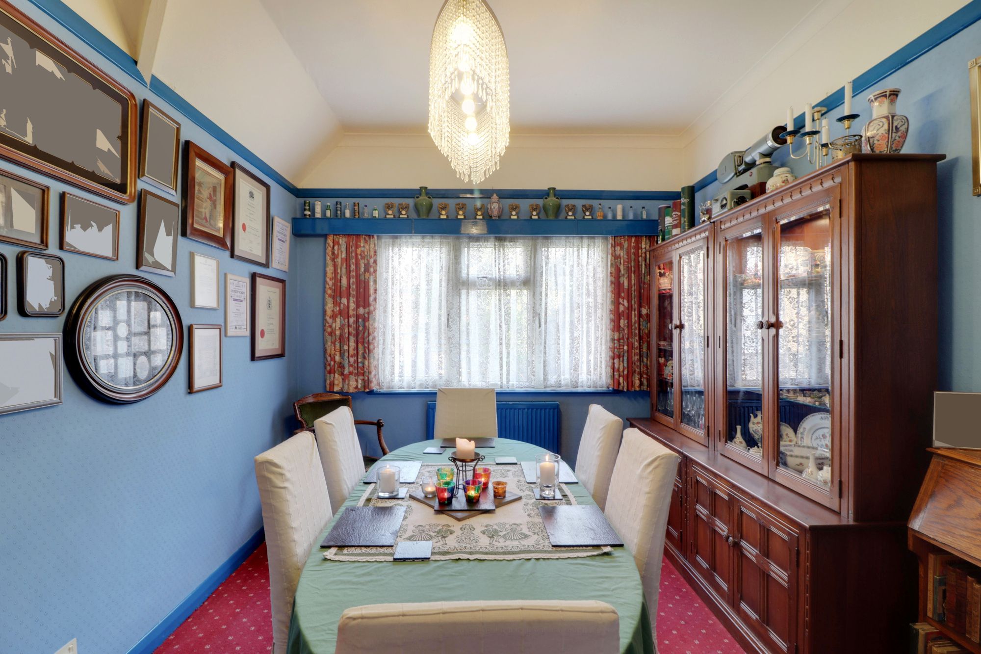 4 bedroom detached house Sold in Sevenoaks - Photograph 5