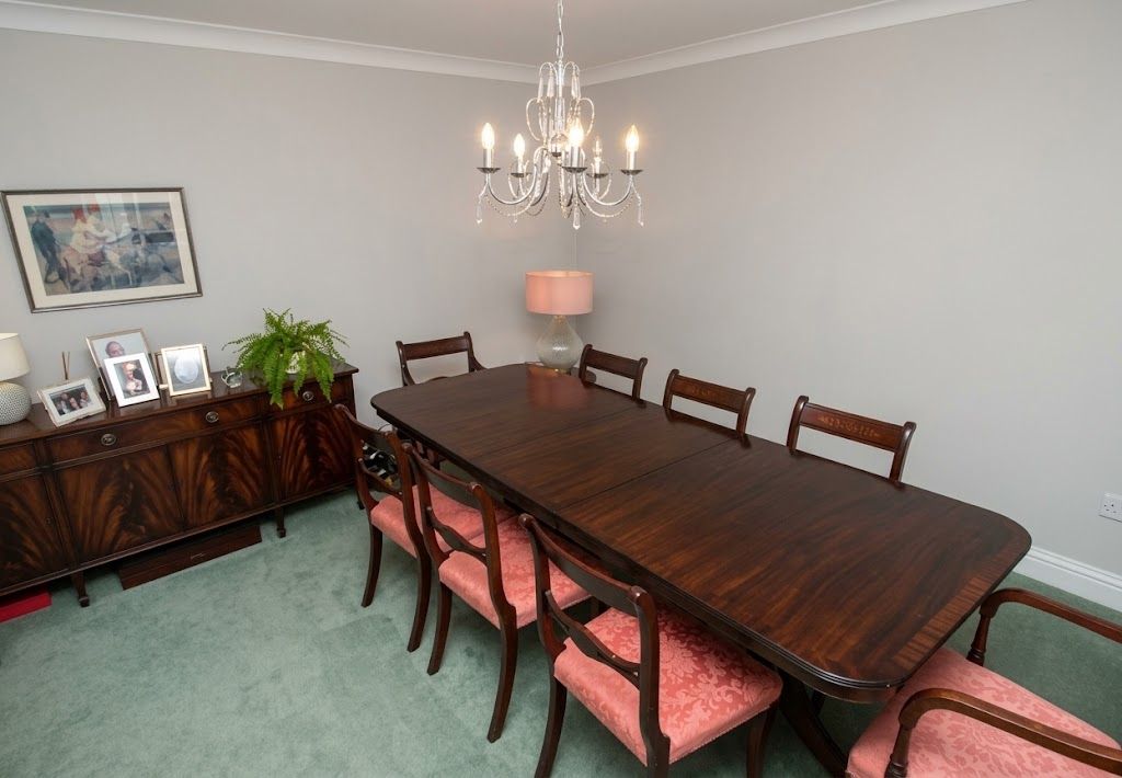 5 bedroom detached house For Sale in Sevenoaks - Photograph 9