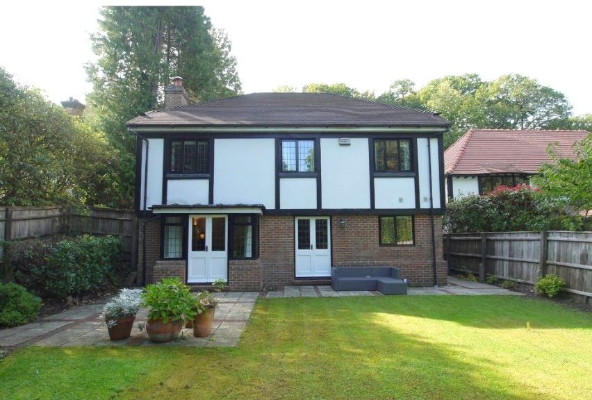 5 bedroom detached house For Sale in Sevenoaks - Photograph 2