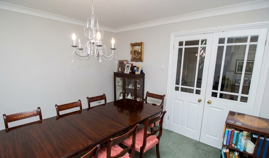 5 bedroom detached house For Sale in Sevenoaks - Photograph 8