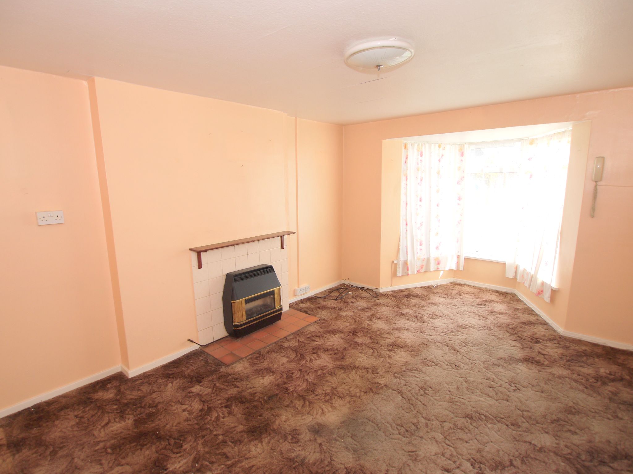 2 bedroom semi-detached house Sold in Sevenoaks - Photograph 8