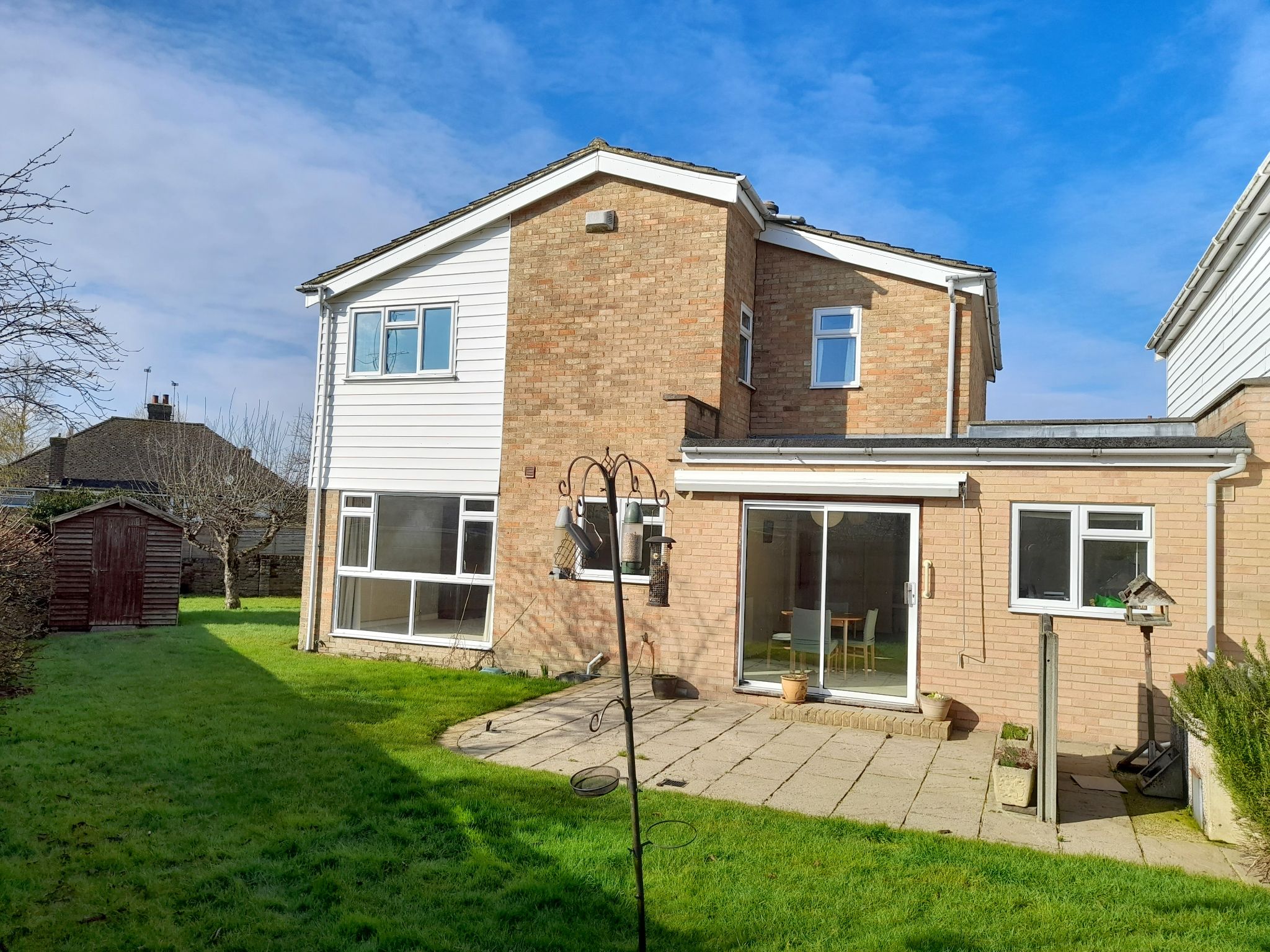 4 bedroom link detached house Sold in Sevenoaks - Photograph 1