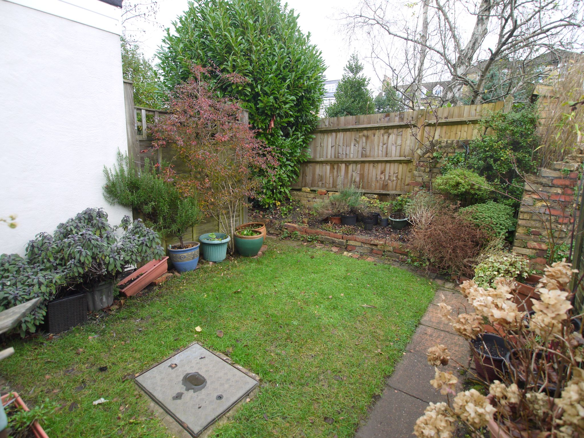 2 bedroom mid terraced house Sold in Sevenoaks - Photograph 5