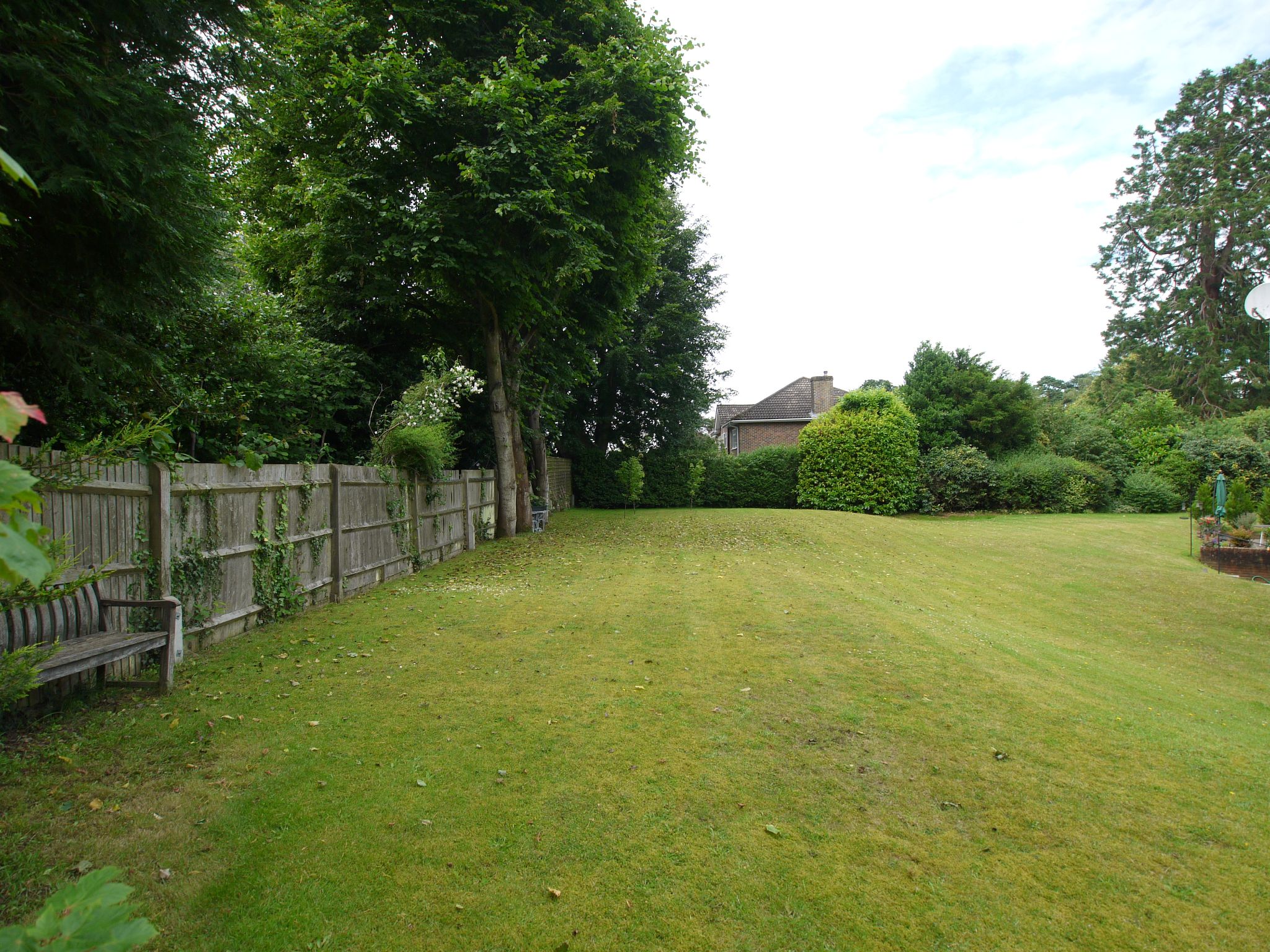 2 bedroom apartment Sold in Sevenoaks - Photograph 8