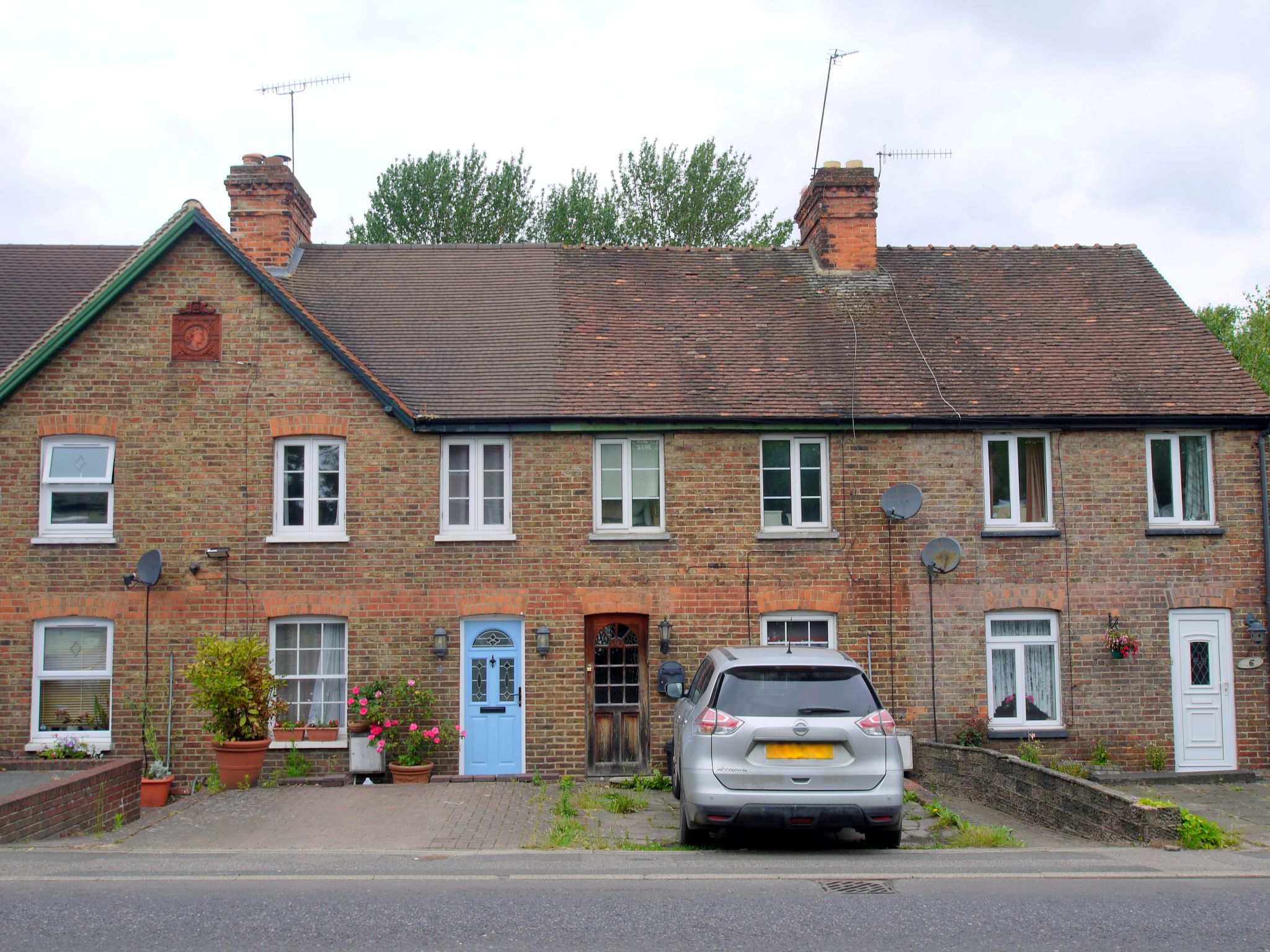 3 bedroom mid terraced house Sold in Sevenoaks - Photograph 1