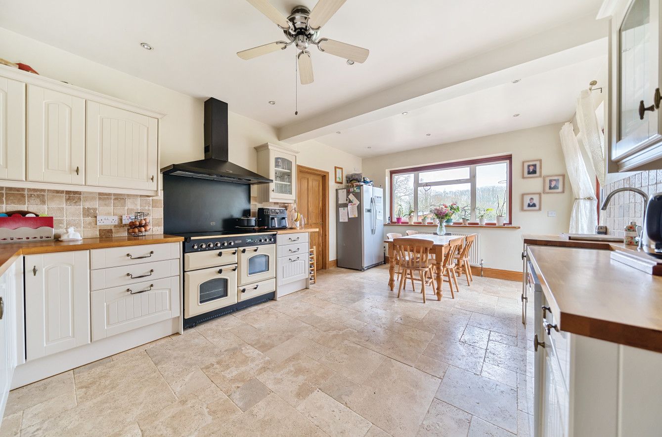 5 bedroom detached house Sold in Sevenoaks - Photograph 2