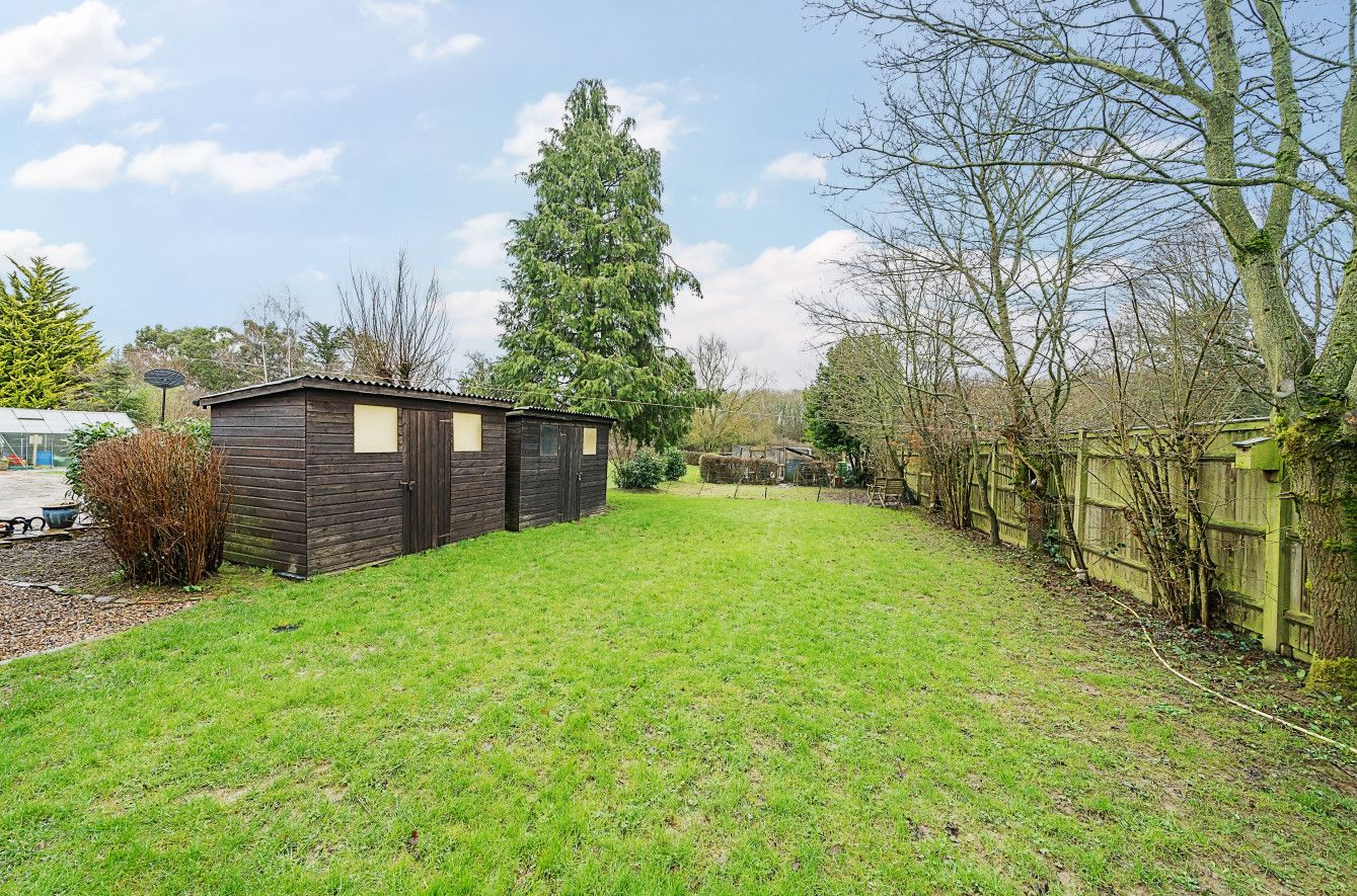 5 bedroom detached house Sold in Sevenoaks - Photograph 10