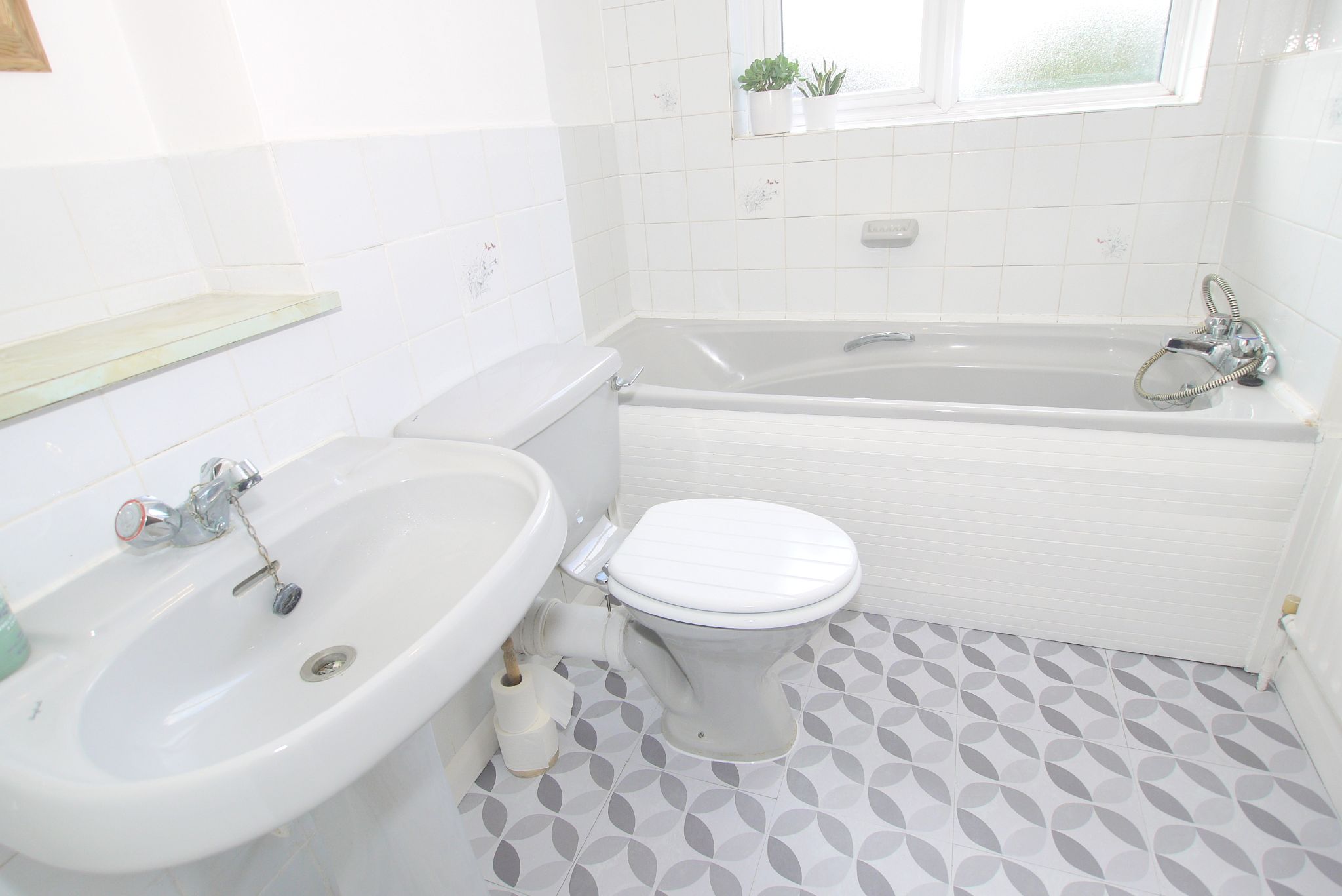4 bedroom detached house Sold in Sevenoaks - Photograph 10