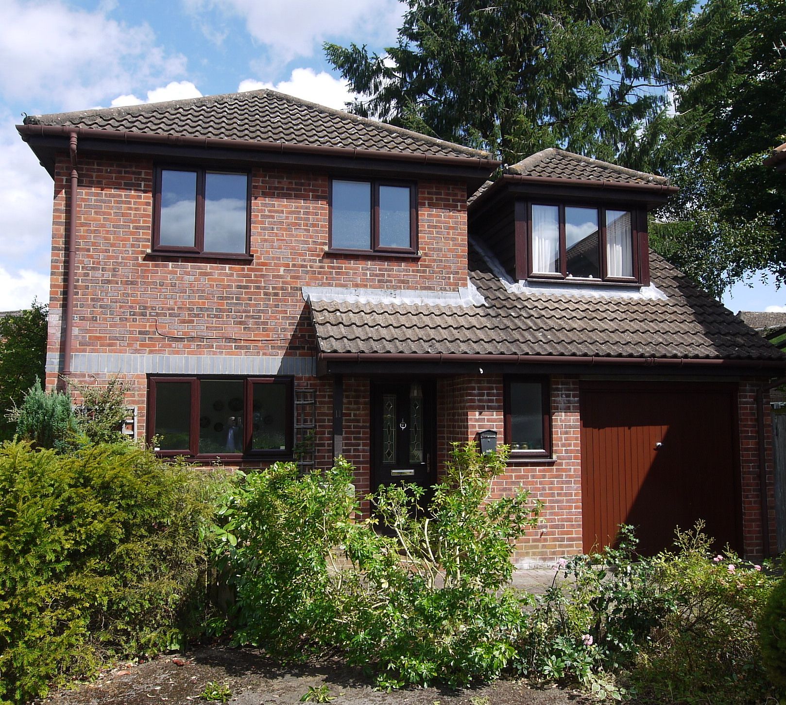 4 bedroom detached house Sold in Sevenoaks - Photograph 1