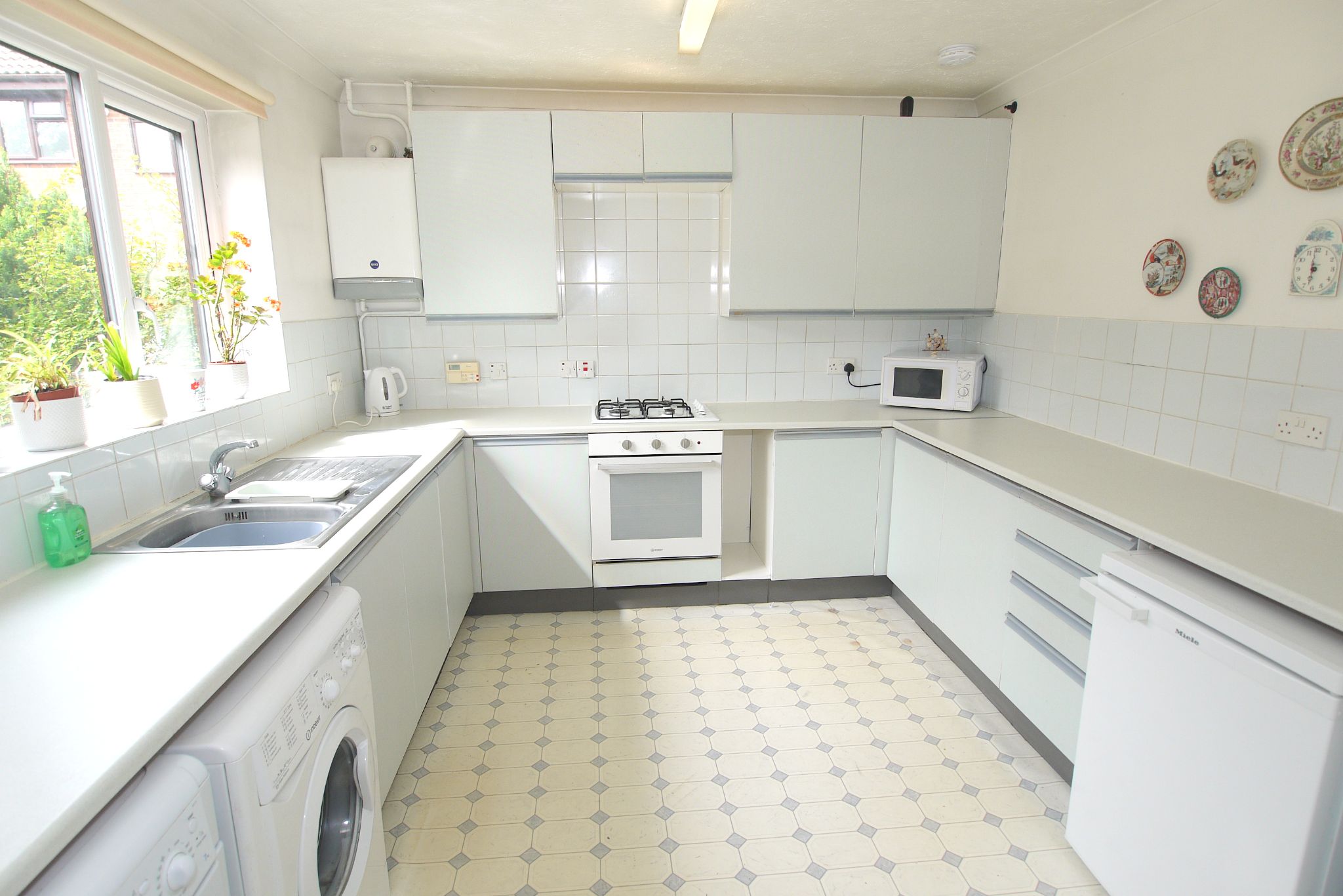 4 bedroom detached house Sold in Sevenoaks - Photograph 5