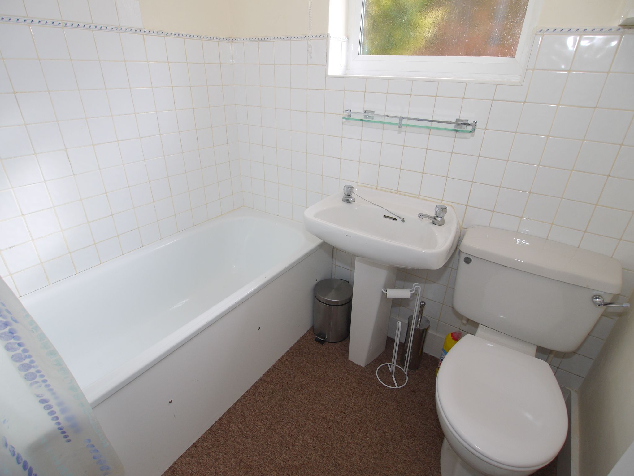 1 bedroom apartment Let in Sevenoaks - Photograph 5