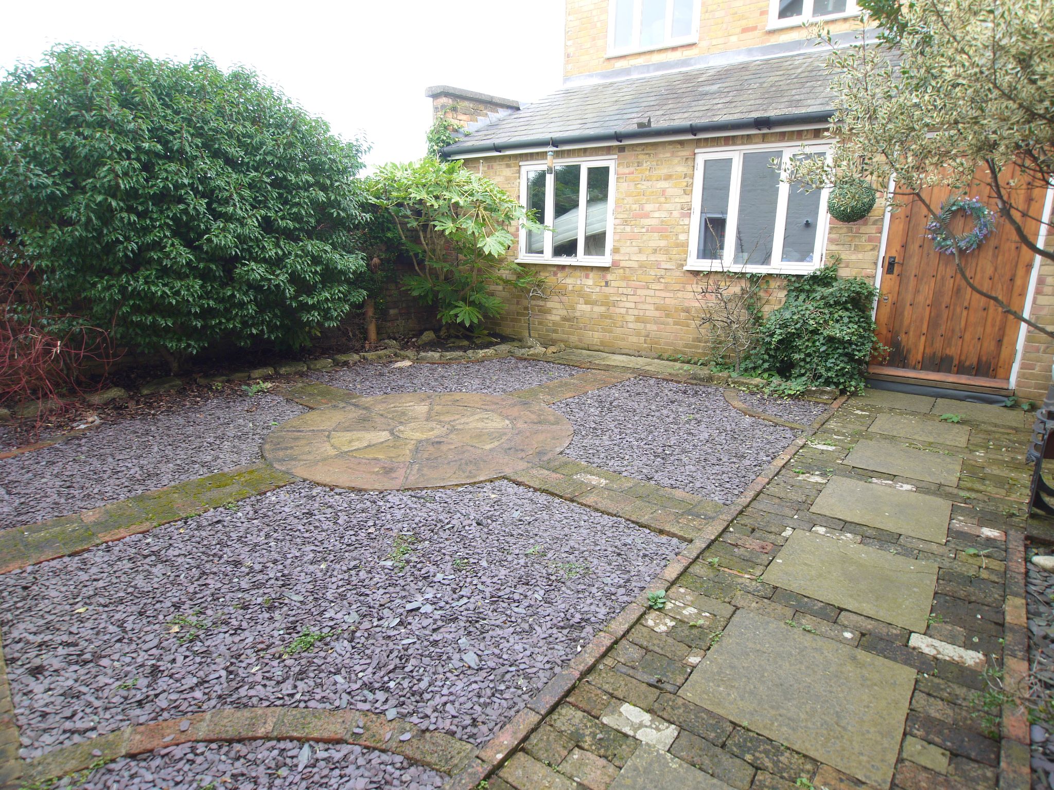 1 bedroom apartment Let in Sevenoaks - Photograph 6