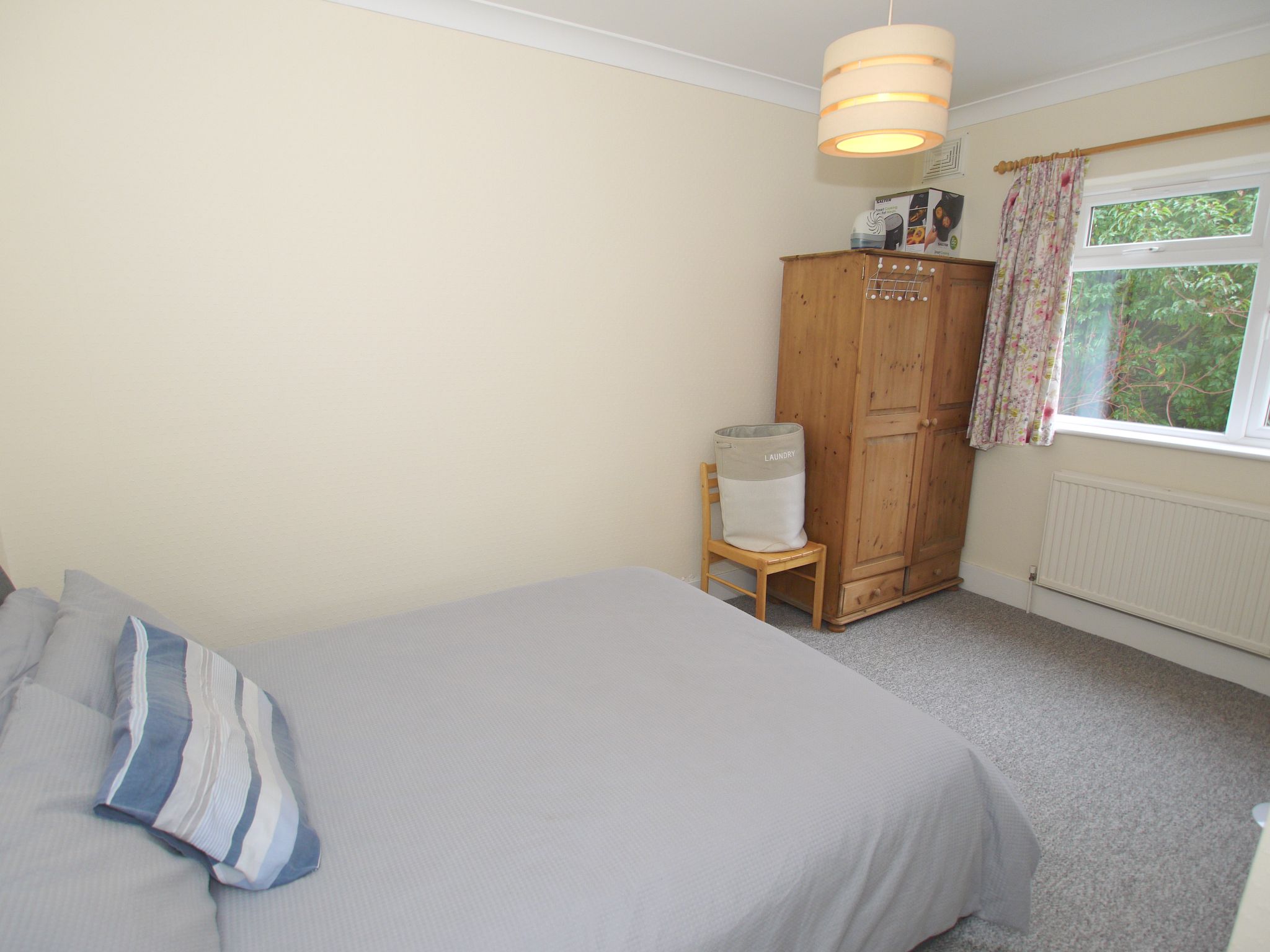 1 bedroom apartment Let in Sevenoaks - Photograph 3