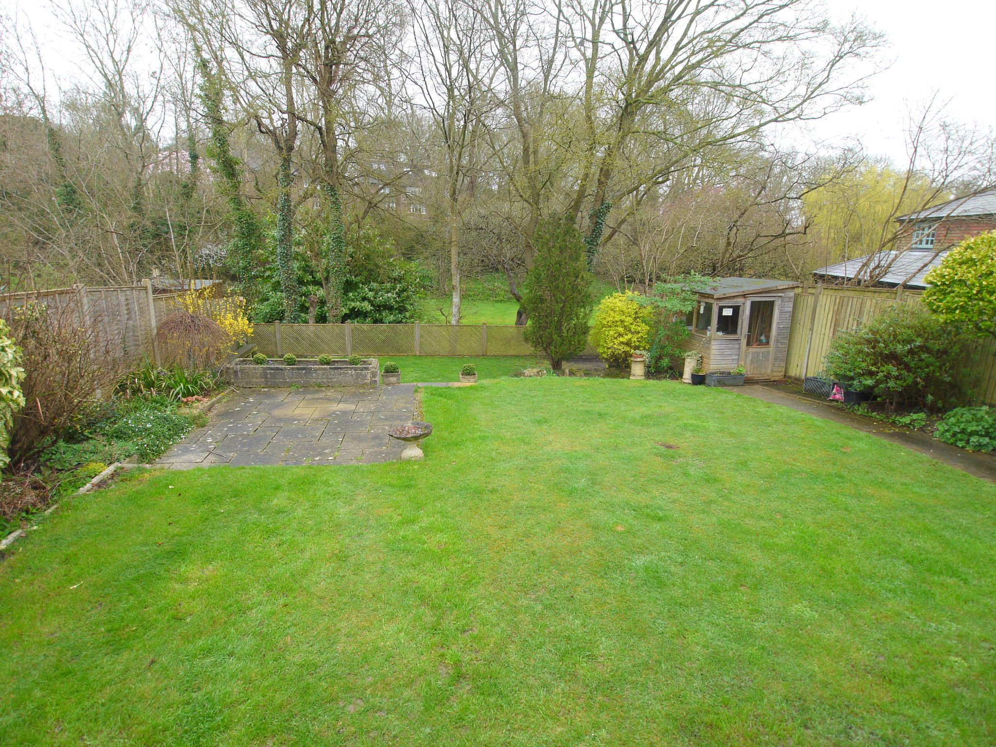 3 bedroom detached bungalow Sold in Sevenoaks - Photograph 11