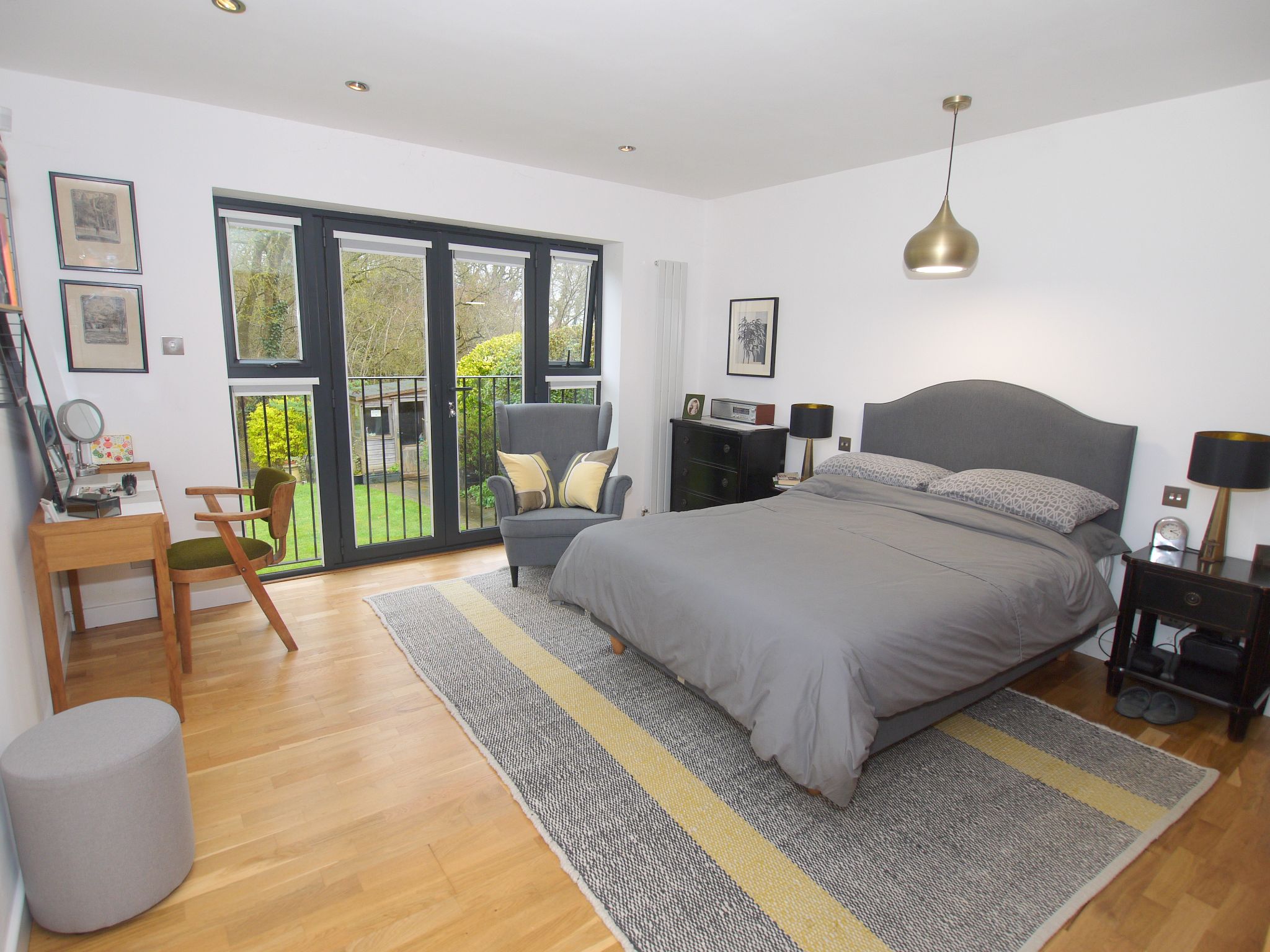 3 bedroom detached bungalow Sold in Sevenoaks - Photograph 2