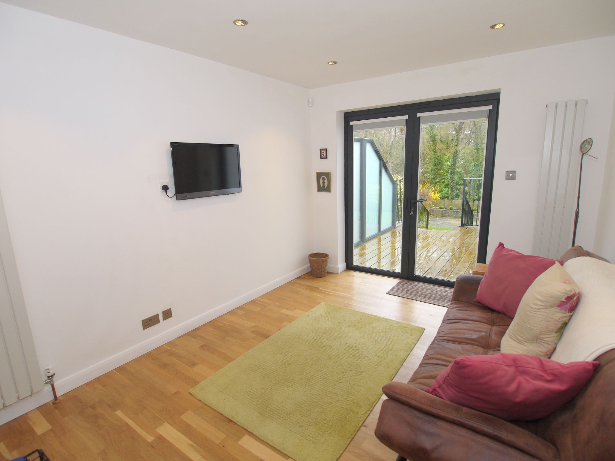 3 bedroom detached bungalow Sold in Sevenoaks - Photograph 5