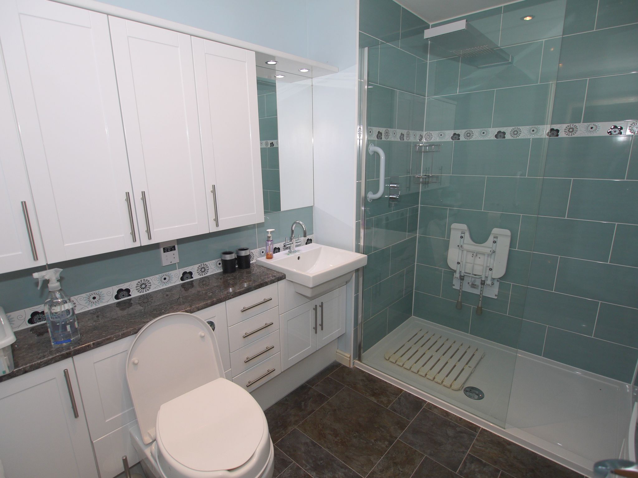 3 bedroom mid terraced house Sold in Sevenoaks - Photograph 5