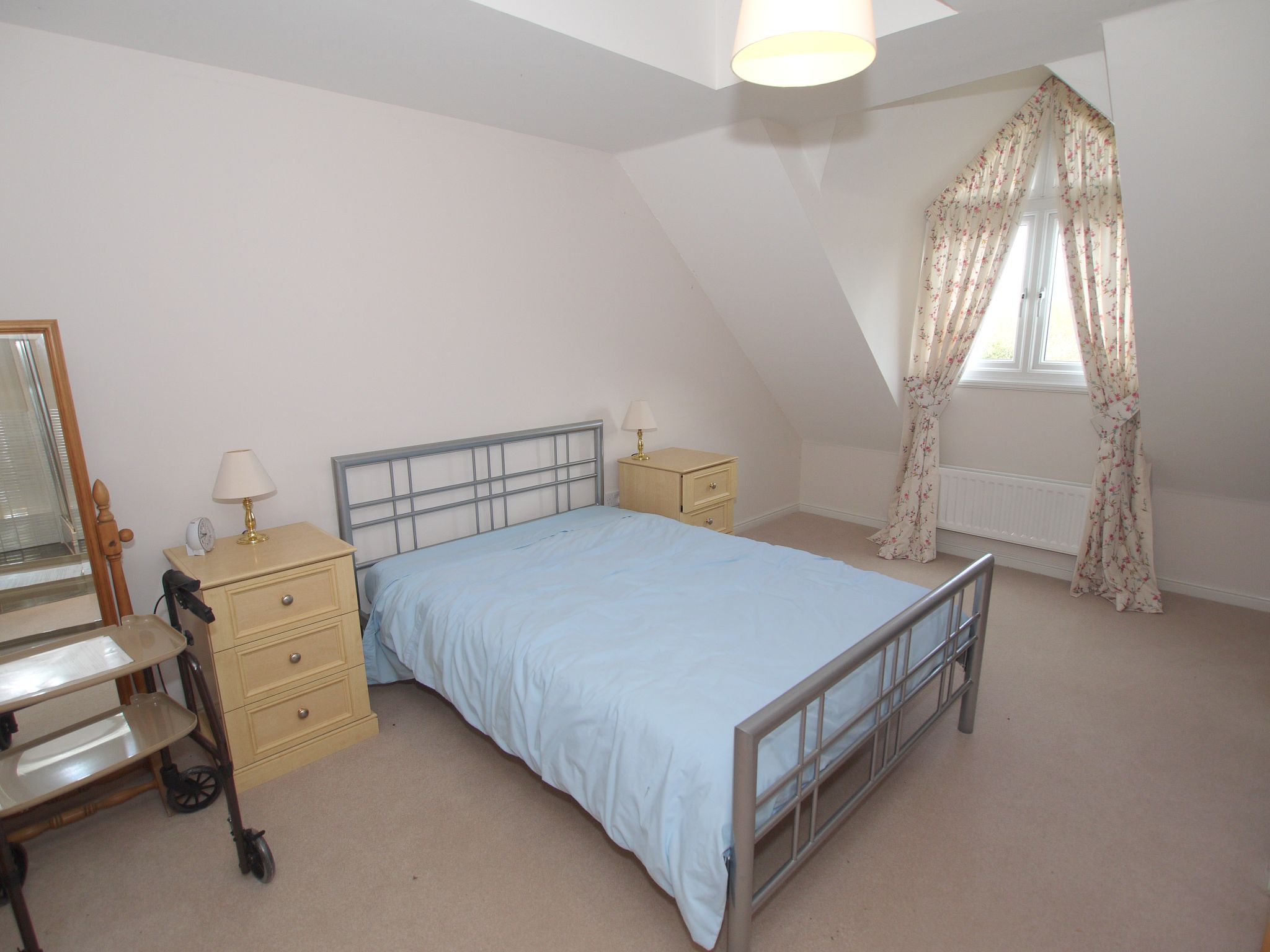 3 bedroom mid terraced house Sold in Sevenoaks - Photograph 6