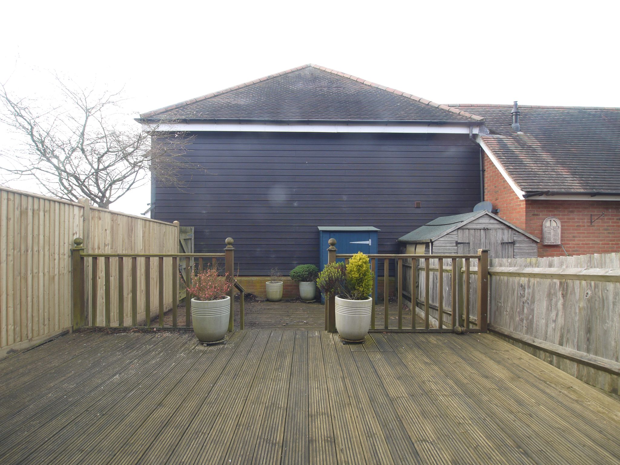 3 bedroom mid terraced house Sold in Sevenoaks - Photograph 8