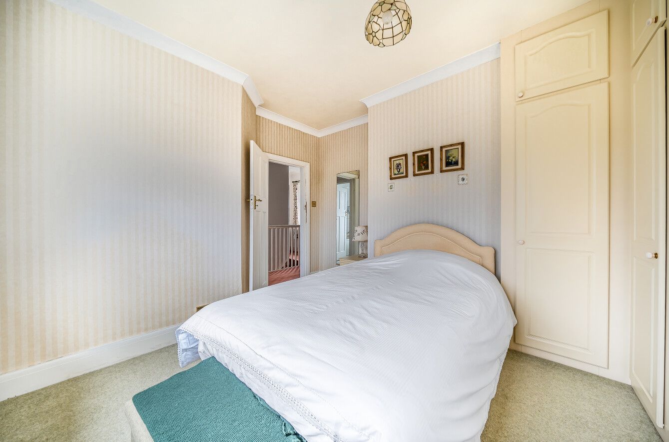 4 bedroom detached house Sold in Otford - Photograph 11