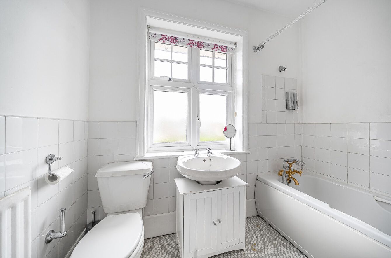 4 bedroom detached house Sold in Otford - Photograph 8