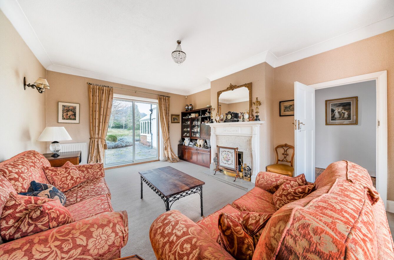 4 bedroom detached house Sold in Otford - Photograph 2
