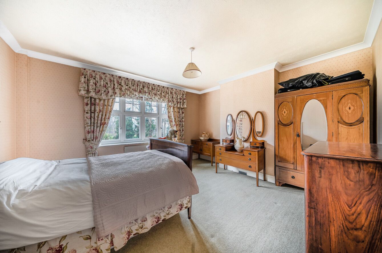 4 bedroom detached house Sold in Otford - Photograph 6