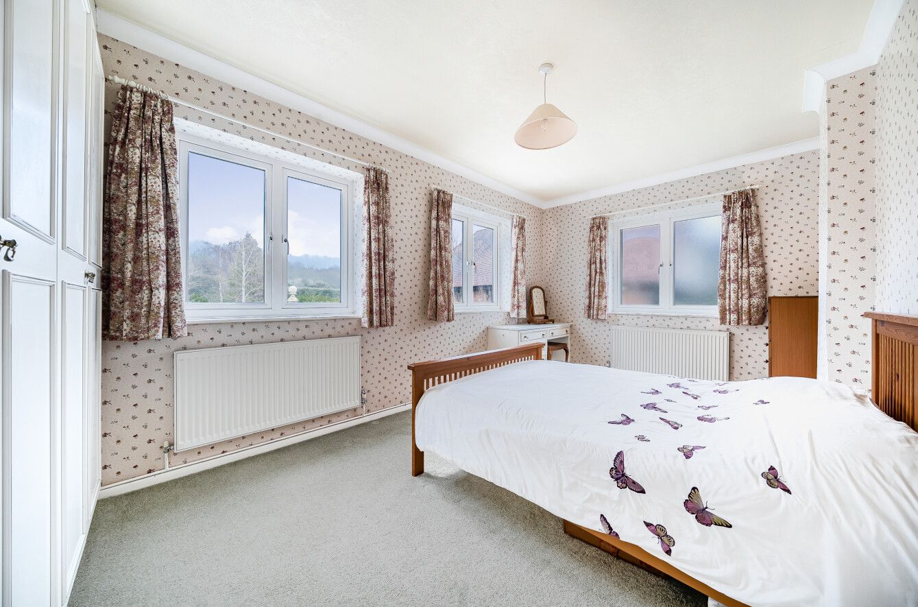 4 bedroom detached house Sold in Otford - Photograph 7